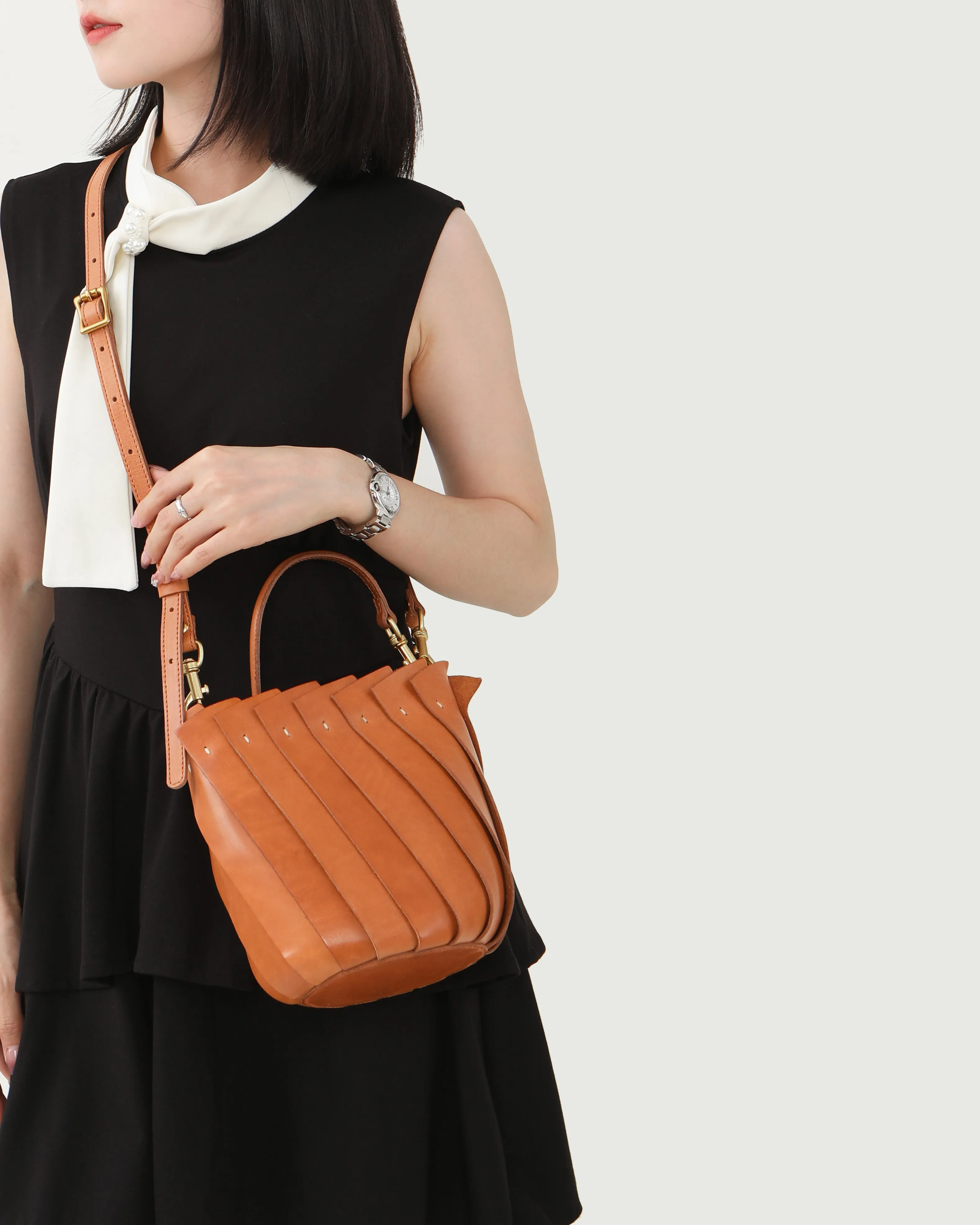 Bloom Bucket Tote - Chestnut