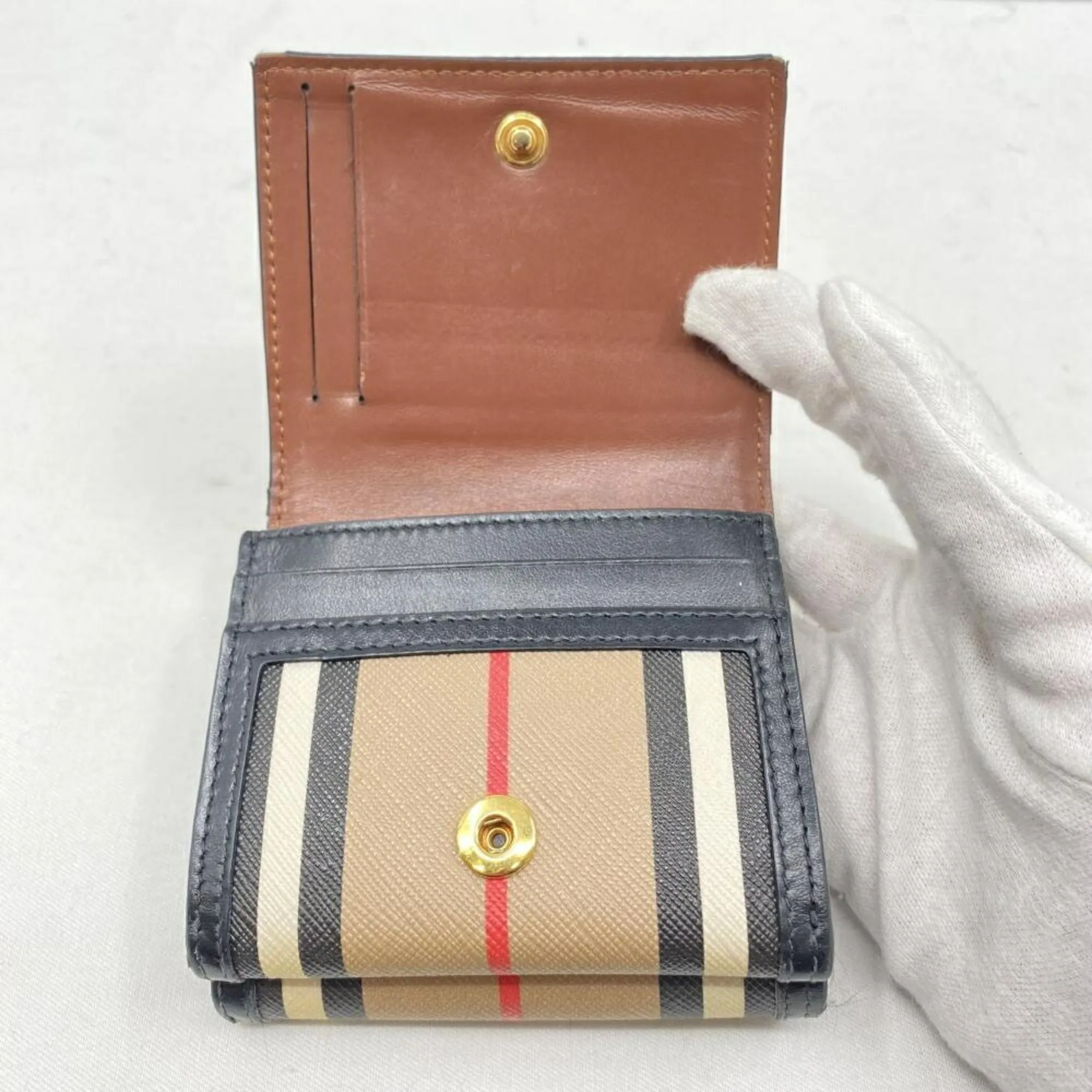Burberry Wallet (Tri-Fold) (Pre-Owned)