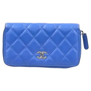 Chanel Interlocking CC Logo Continental Wallet in Blue Leather