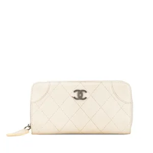 Chanel ivory Leather Long Wallet (Bi-Fold) (Pre-Owned)