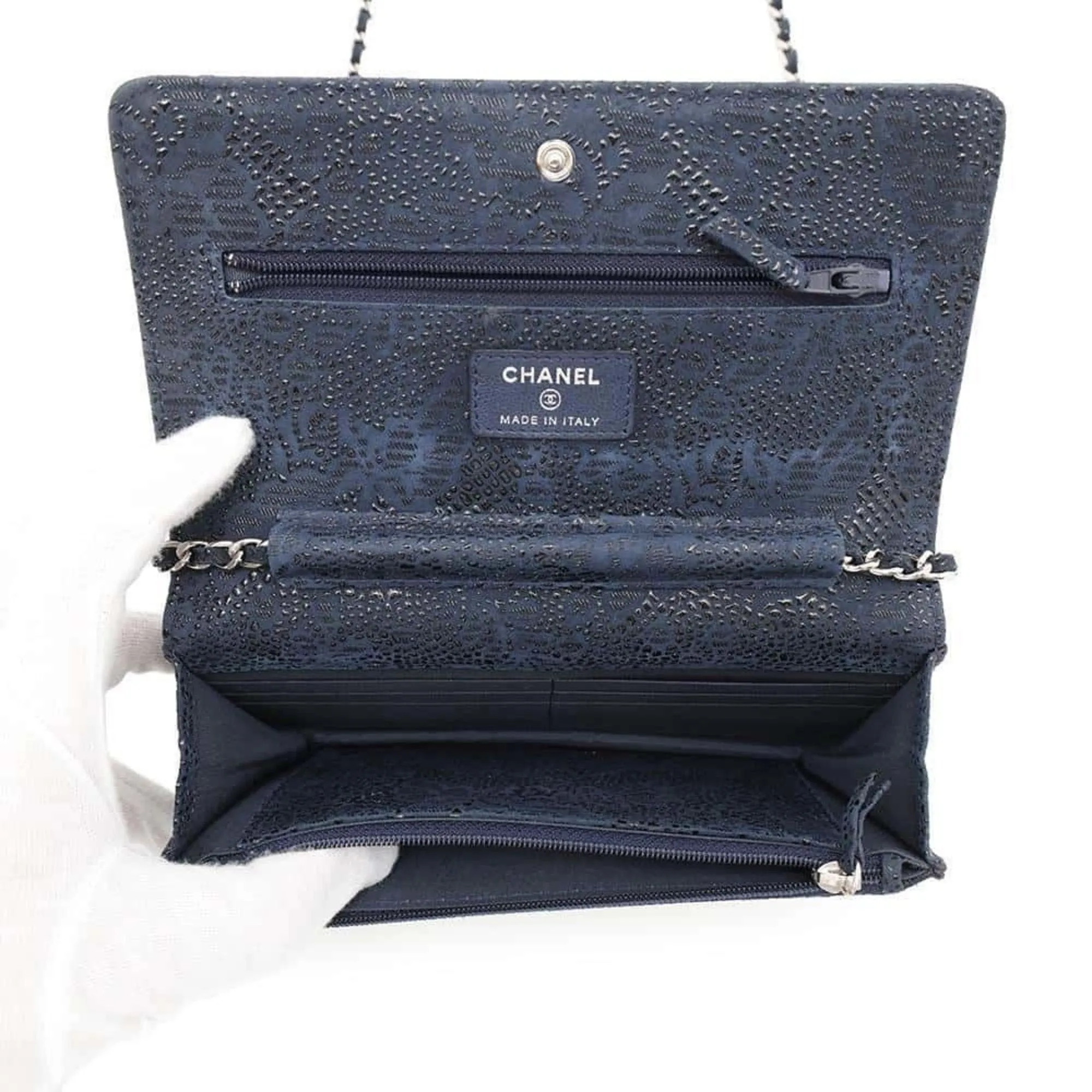 Chanel Leather Chain/Shoulder Wallet (Pre-Owned)