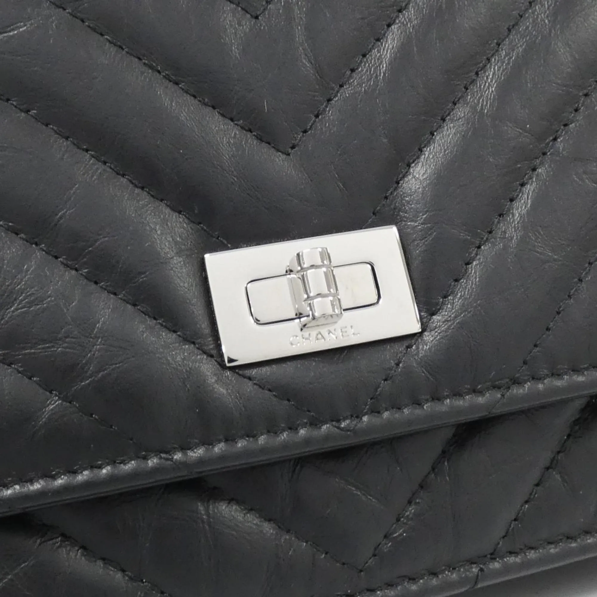 Chanel Leather Chain/Shoulder Wallet (Pre-Owned)