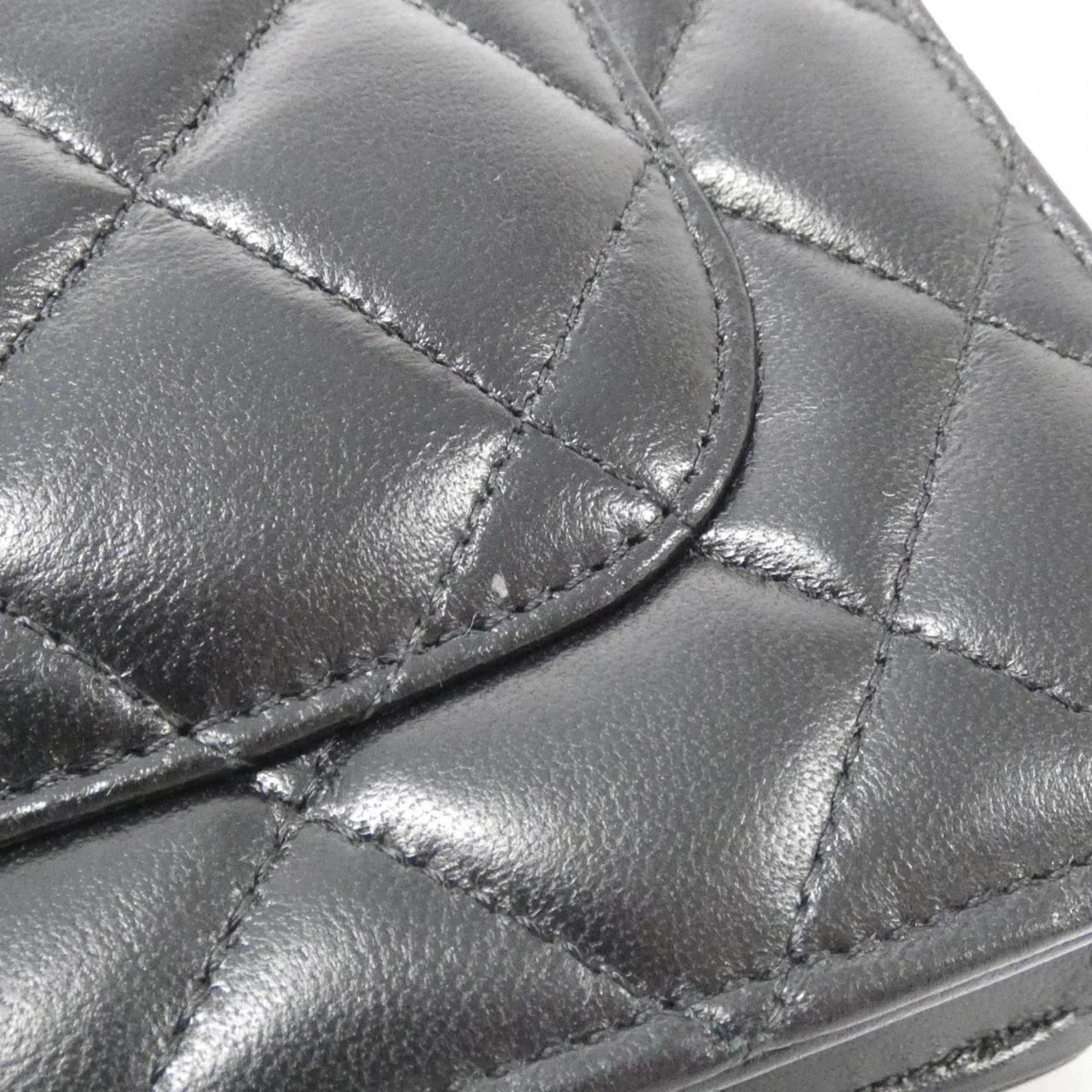 Chanel  Leather Chain/Shoulder Wallet (Pre-Owned)