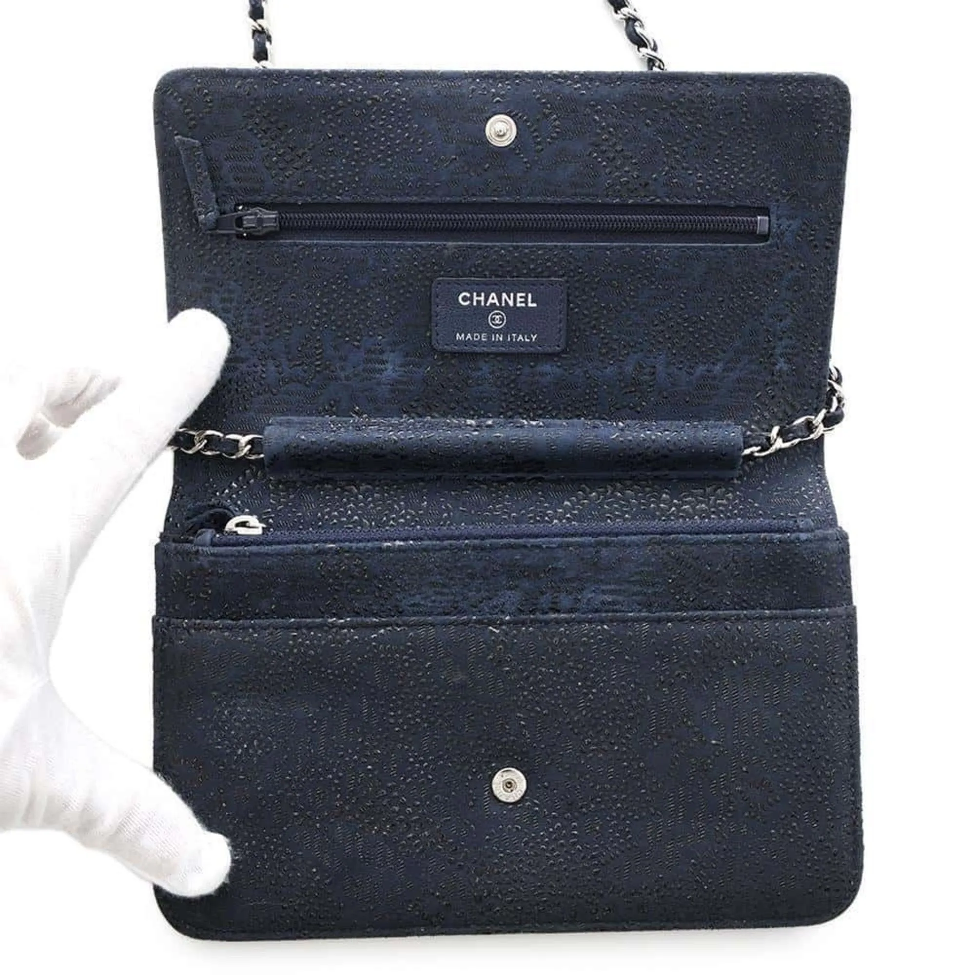 Chanel Leather Chain/Shoulder Wallet (Pre-Owned)