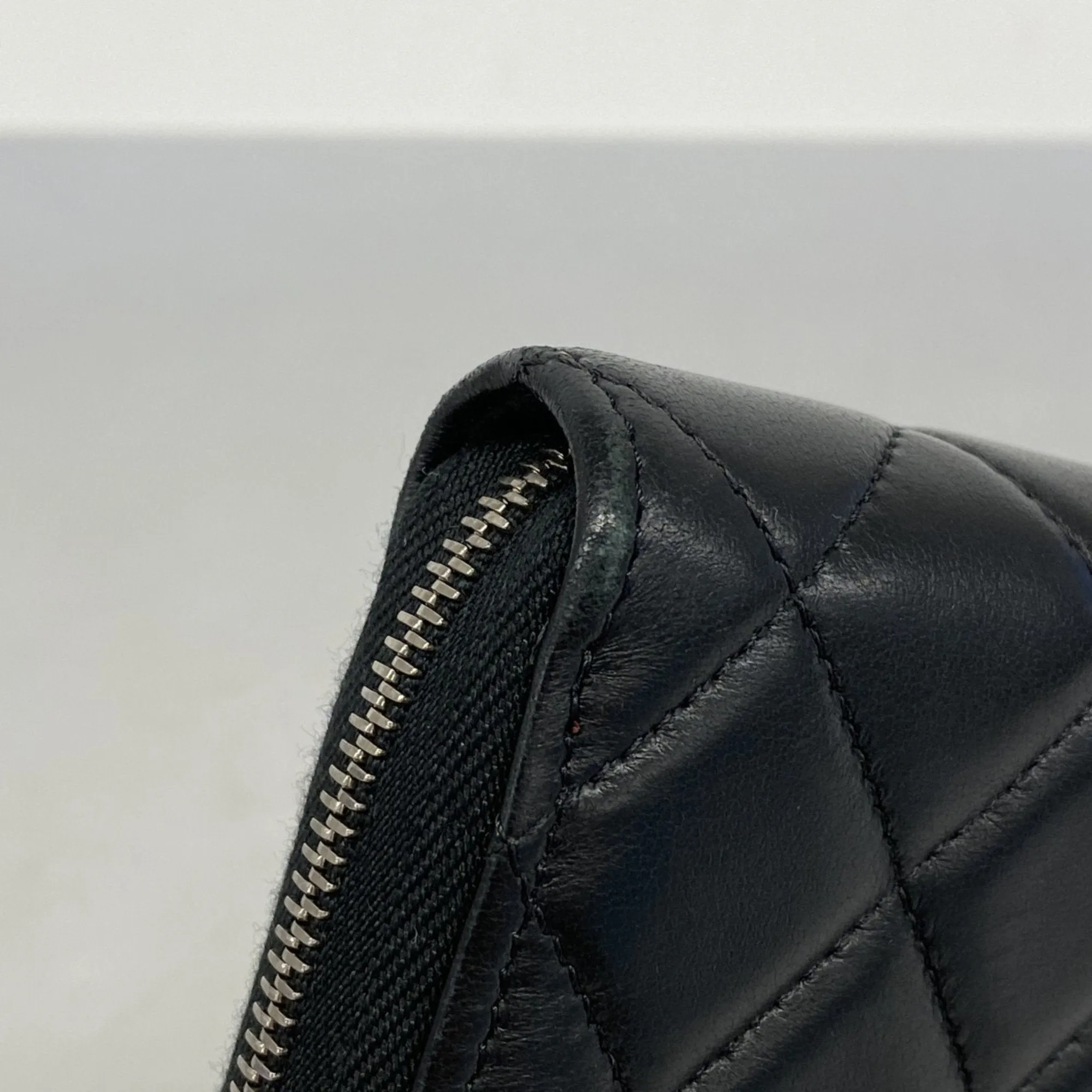 Chanel Leather Long Wallet (Bi-Fold) (Pre-Owned)