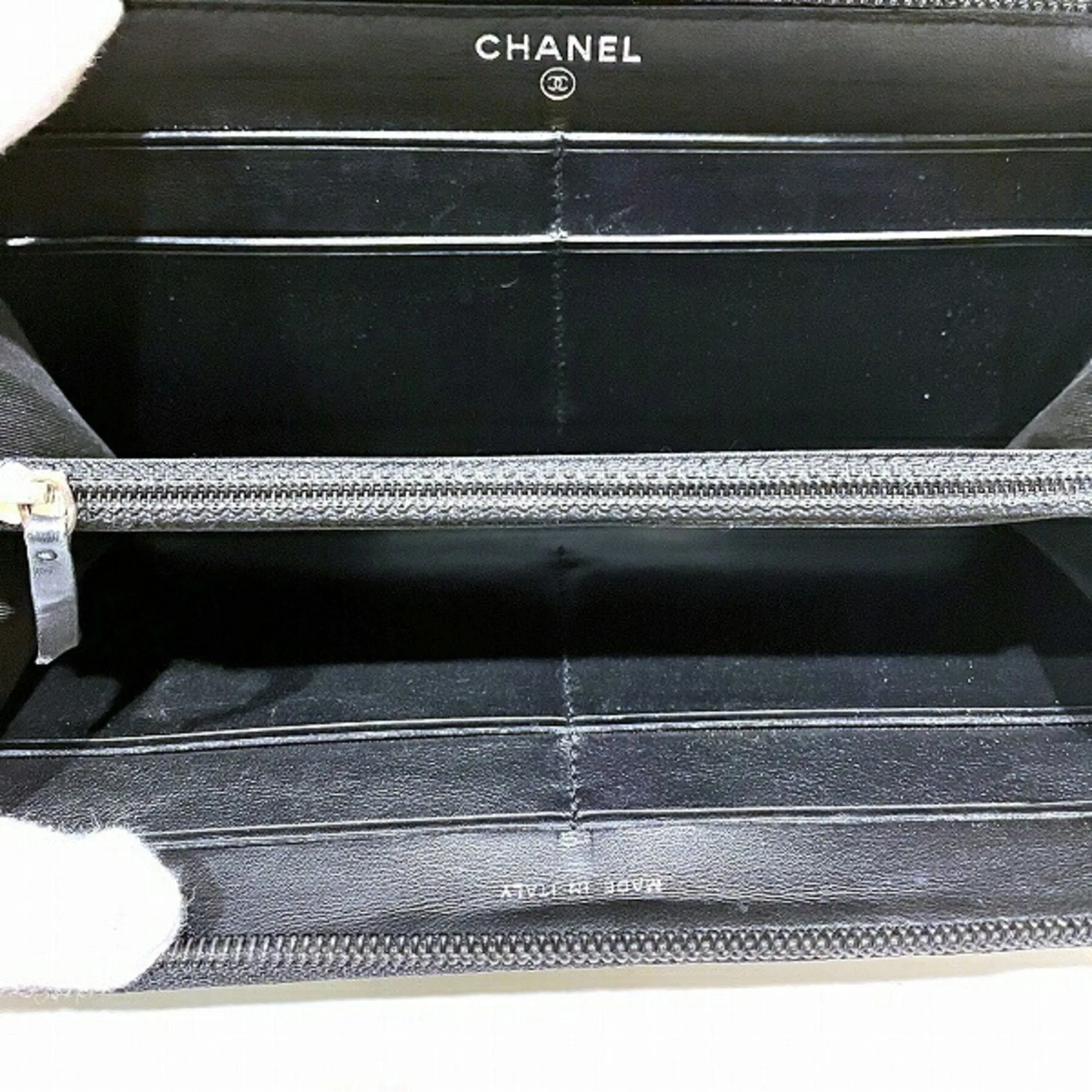 Chanel Leather Long Wallet (Bi-Fold) (Pre-Owned)