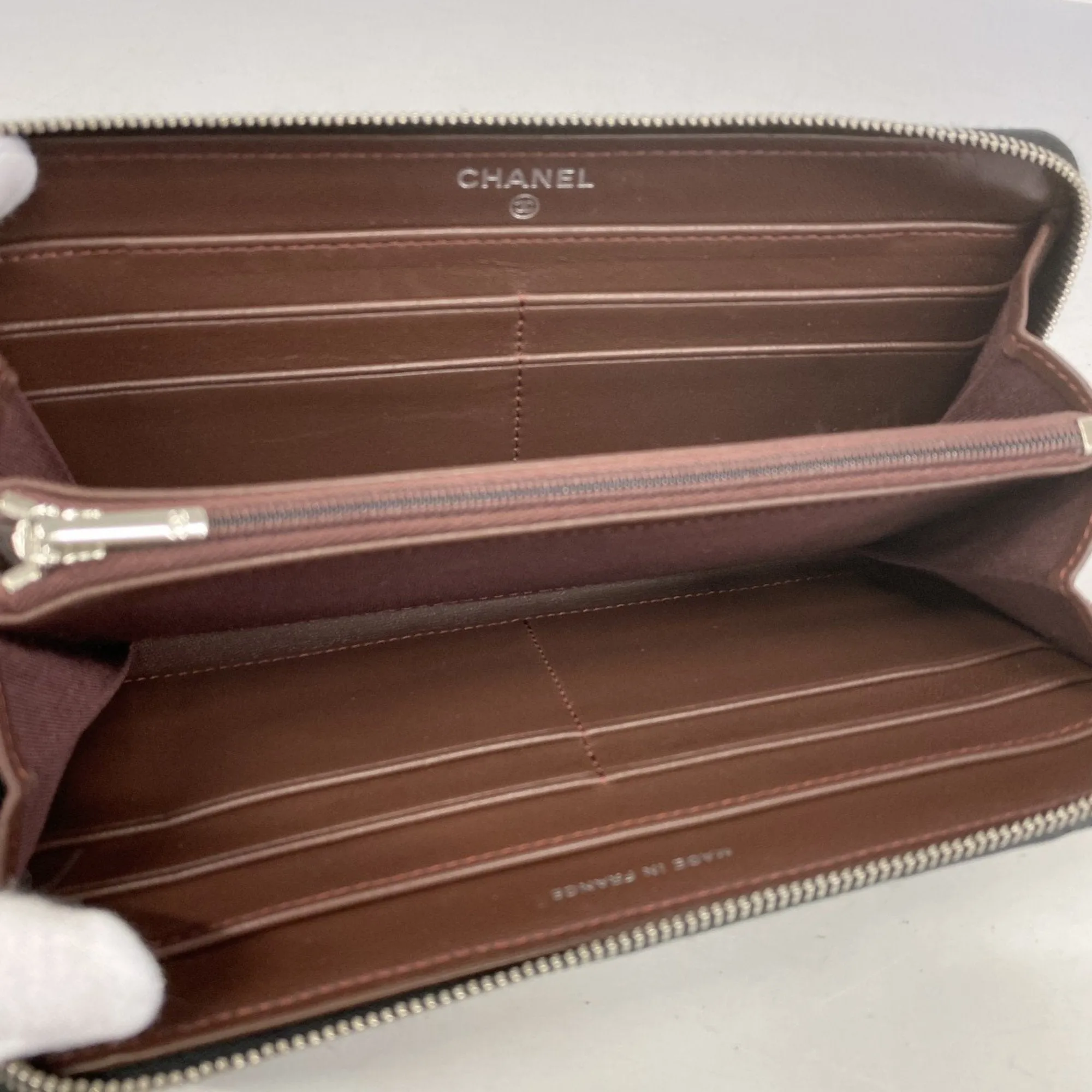 Chanel Leather Long Wallet (Bi-Fold) (Pre-Owned)