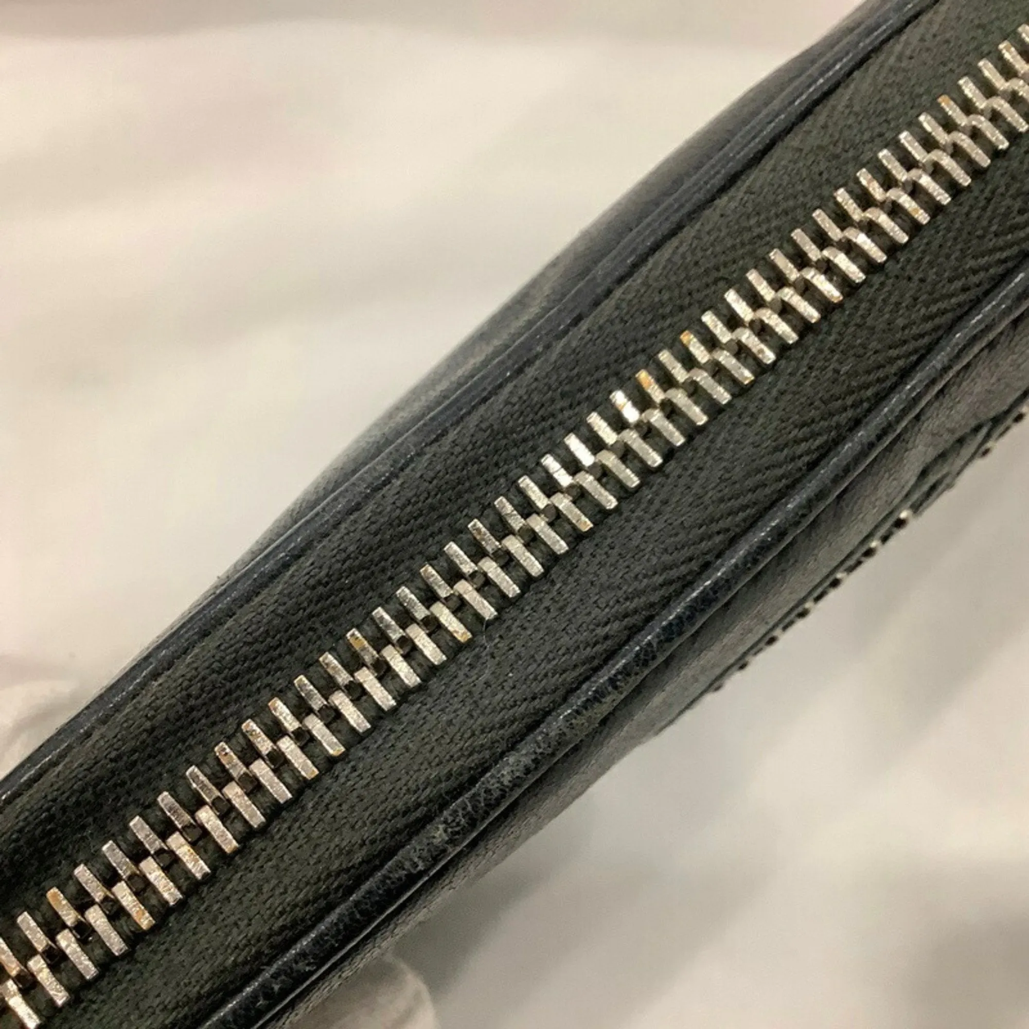 Chanel Leather Long Wallet (Bi-Fold) (Pre-Owned)