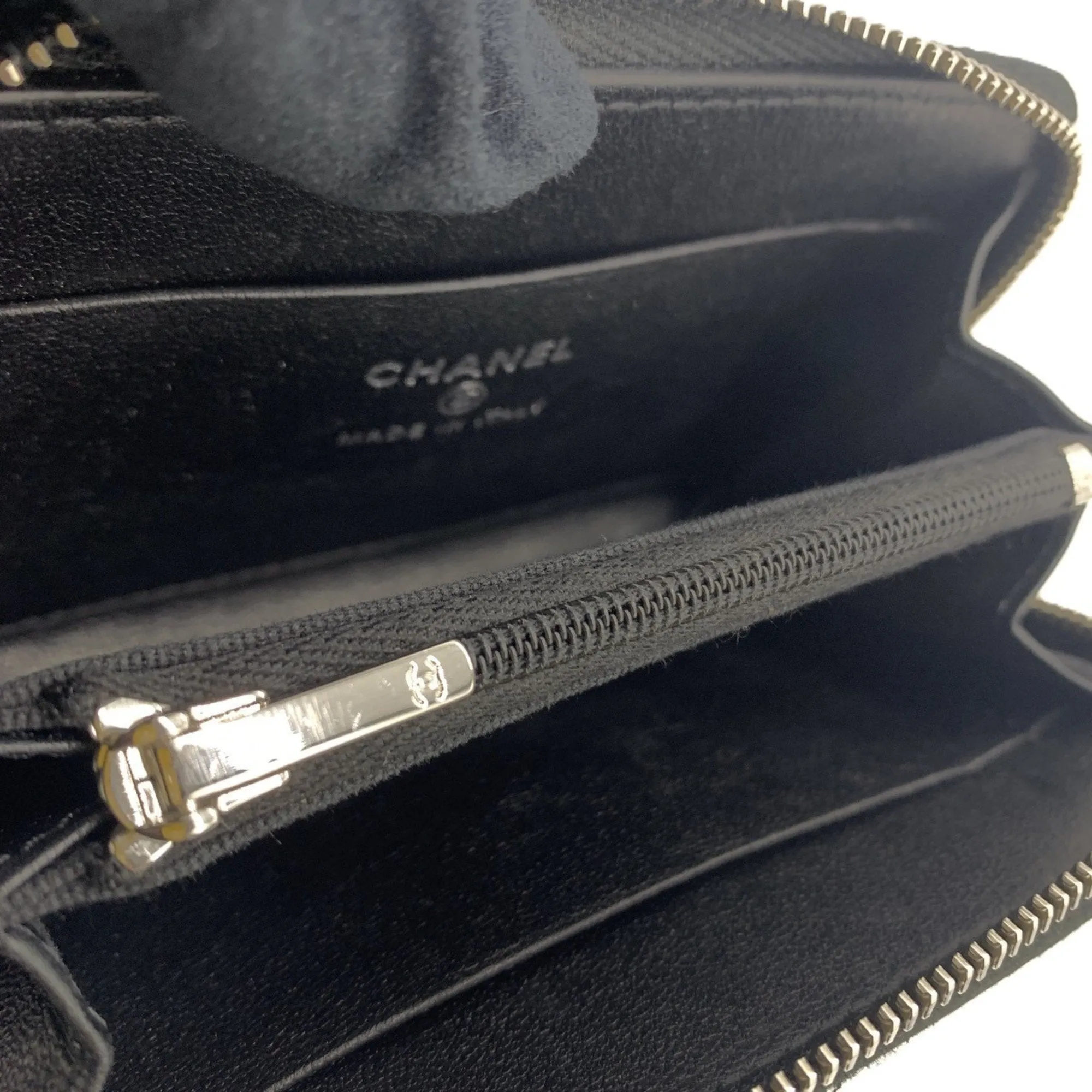 Chanel Leather Long Wallet (Bi-Fold) (Pre-Owned)
