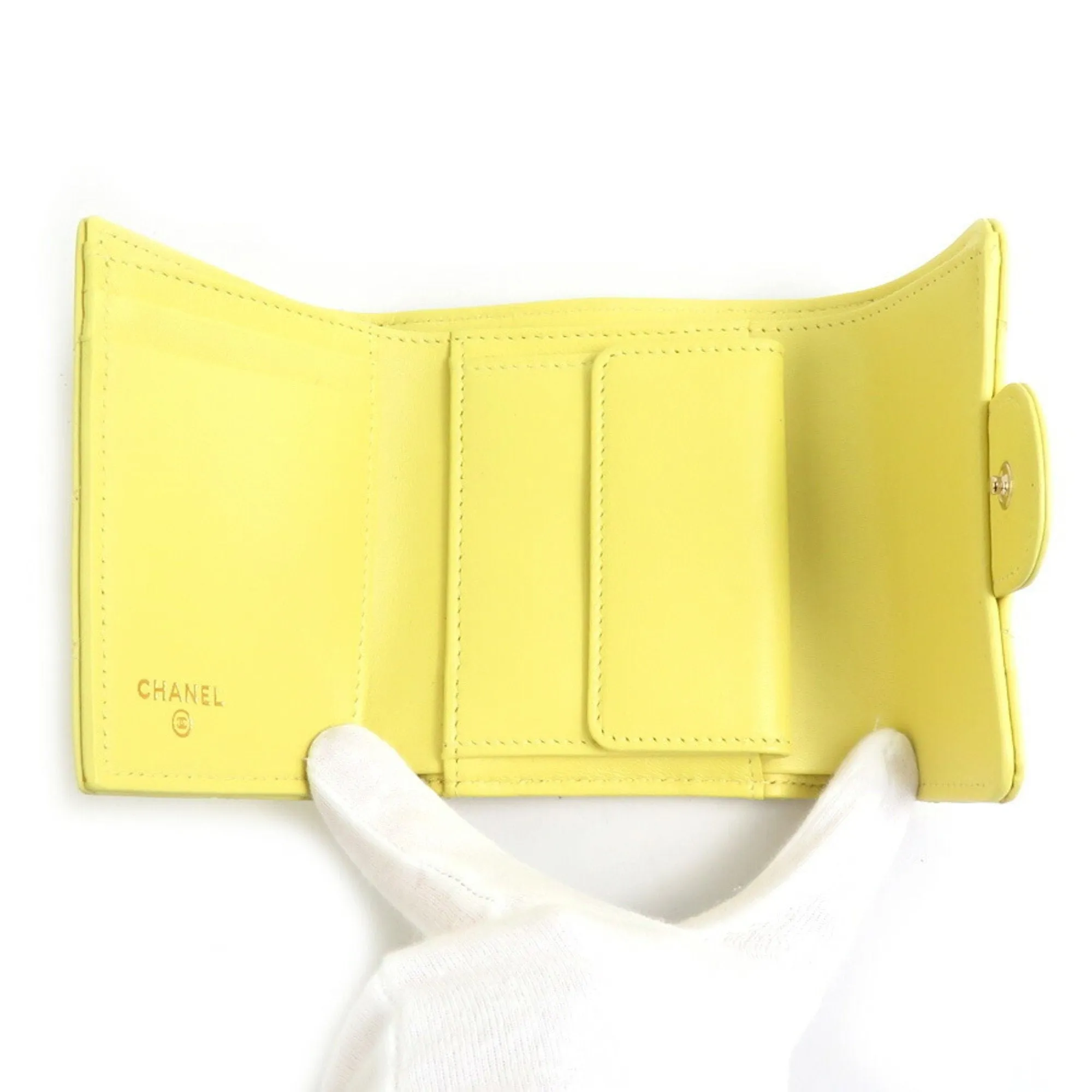 Chanel Leather Wallet (Tri-Fold) (Pre-Owned)