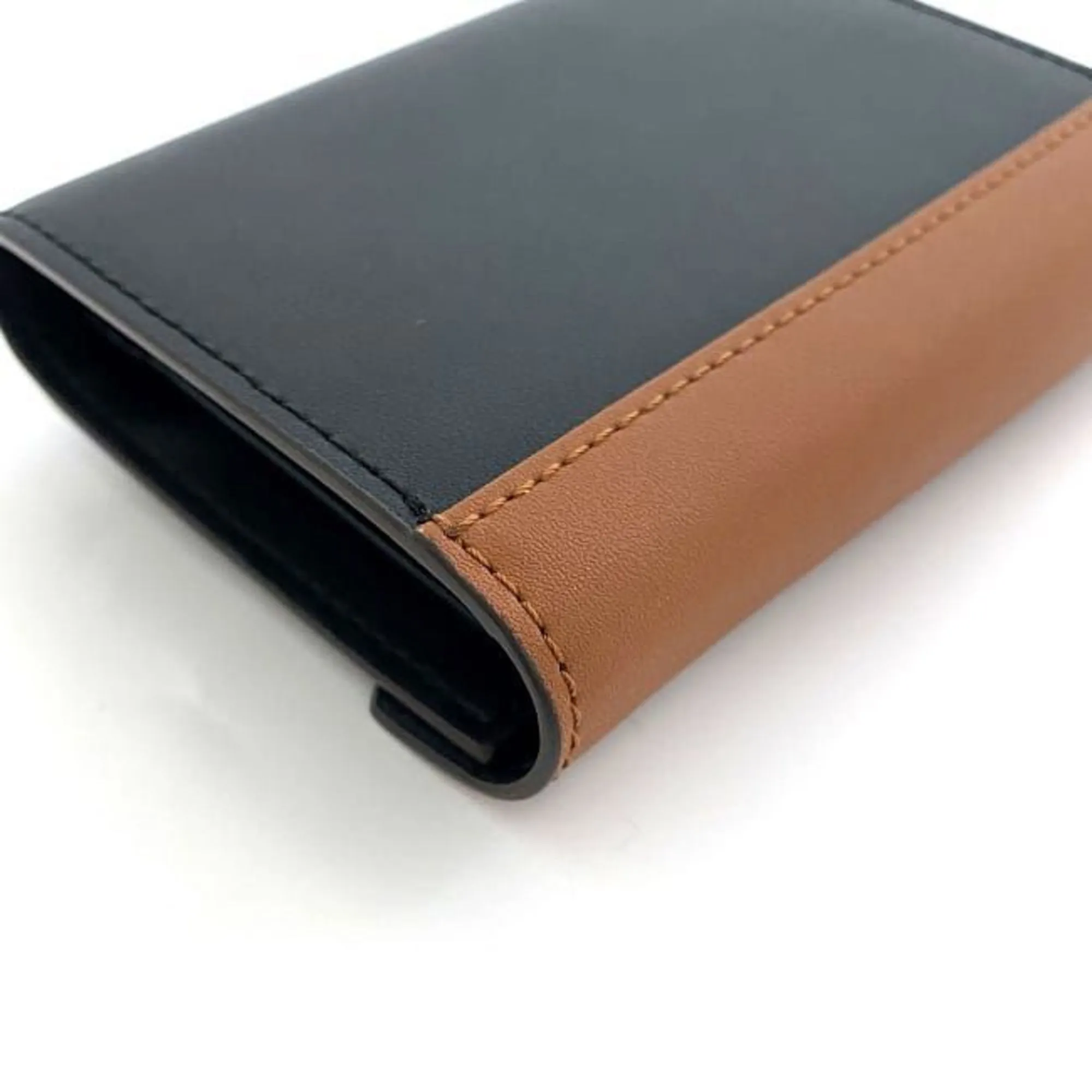 Cline Leather Wallet (Pre-Owned)