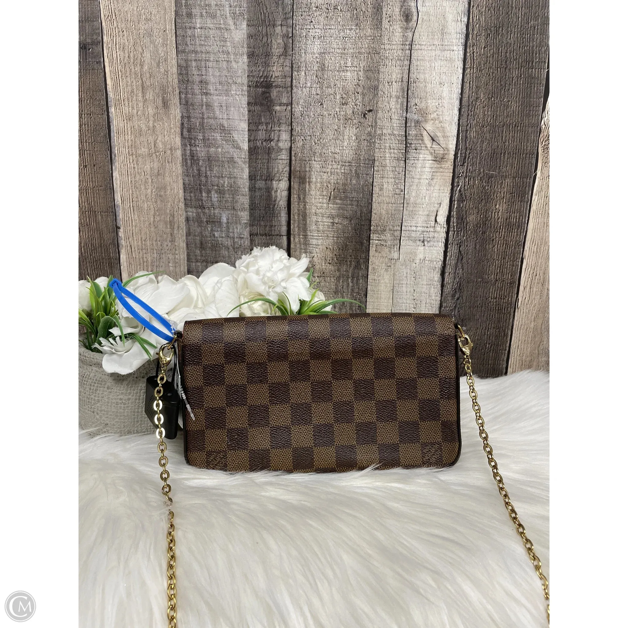 Crossbody Luxury Designer By Louis Vuitton, Size: Small