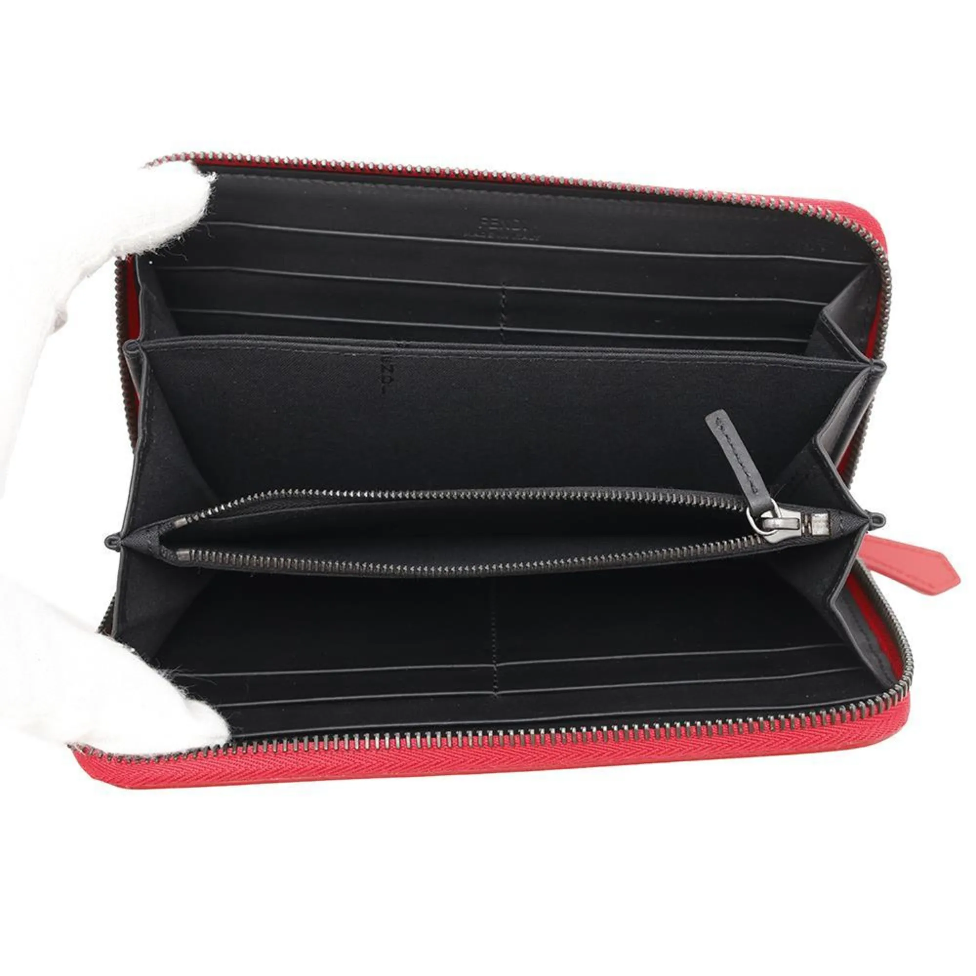 Fendi Leather Long Wallet (Bi-Fold) (Pre-Owned)