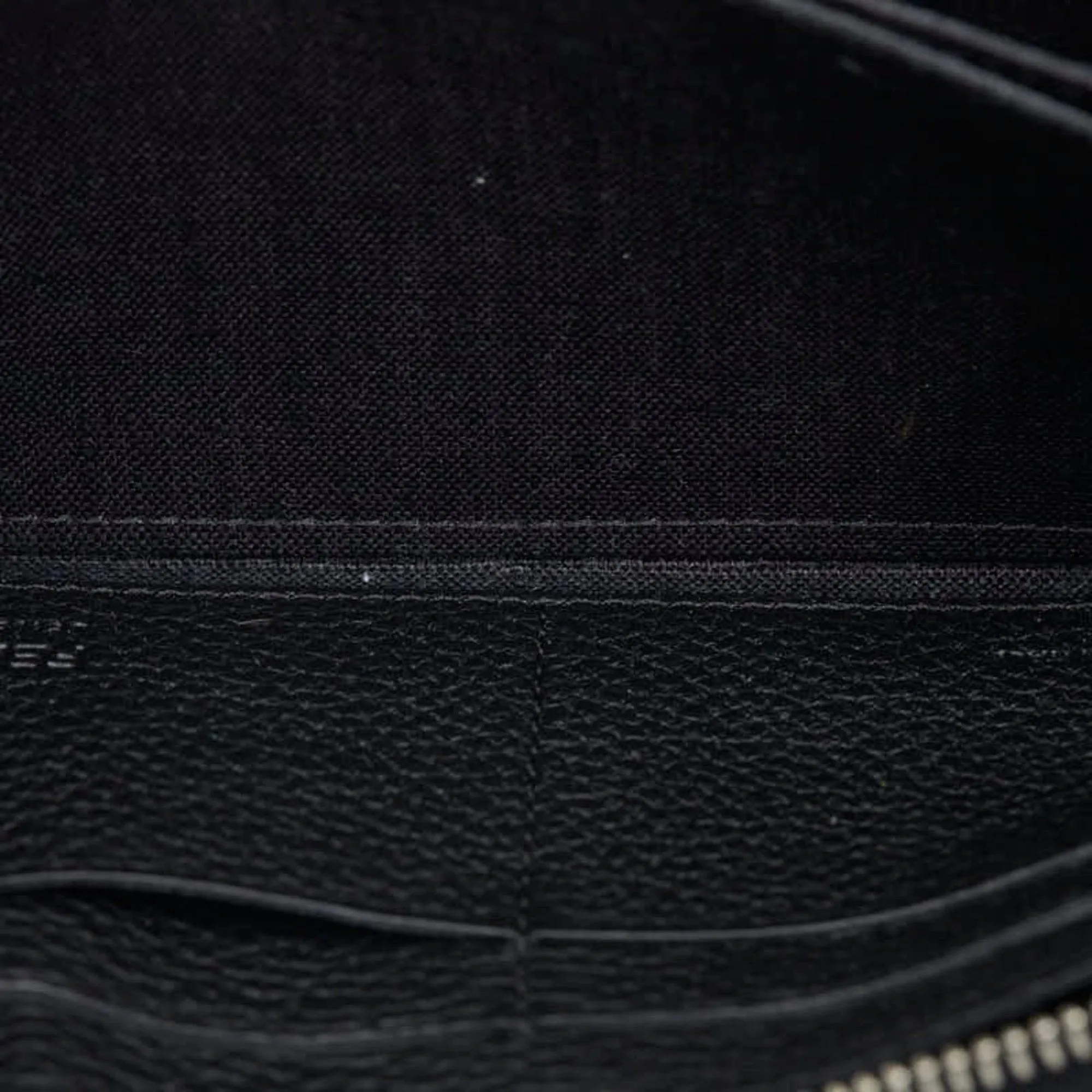 Fendi Leather Long Wallet (Bi-Fold) (Pre-Owned)