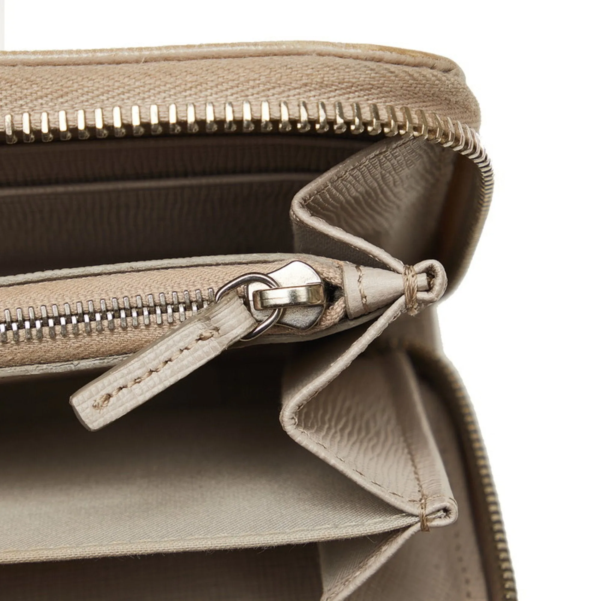 Fendi Leather Long Wallet (Bi-Fold) (Pre-Owned)