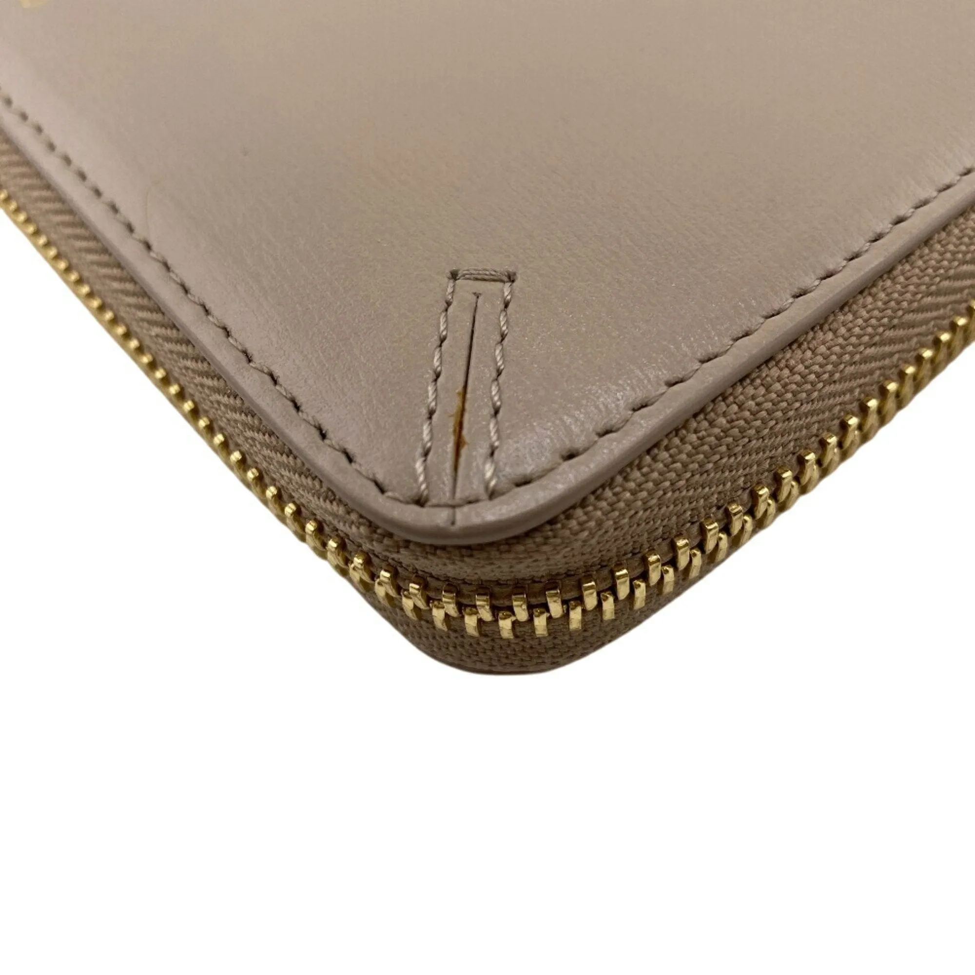 Giorgio Armani Leather Long Wallet (Bi-Fold) (Pre-Owned)