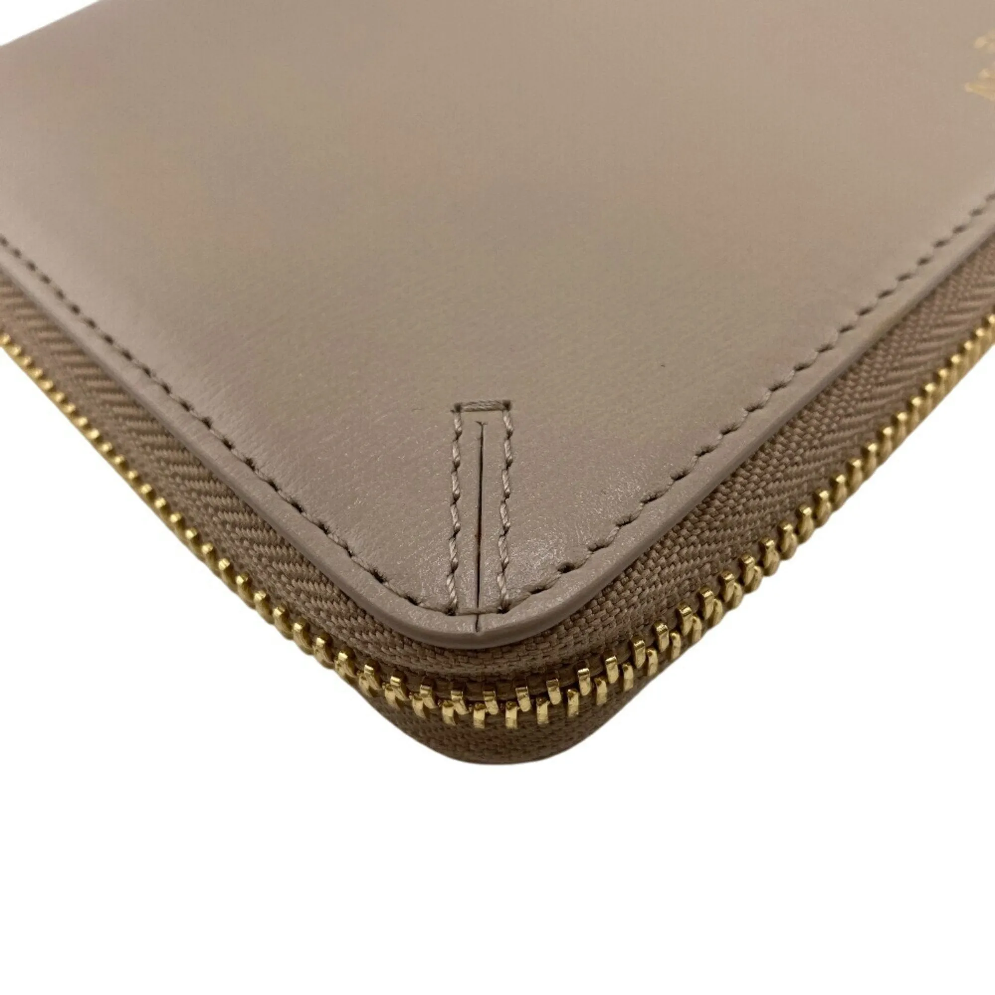 Giorgio Armani Leather Long Wallet (Bi-Fold) (Pre-Owned)