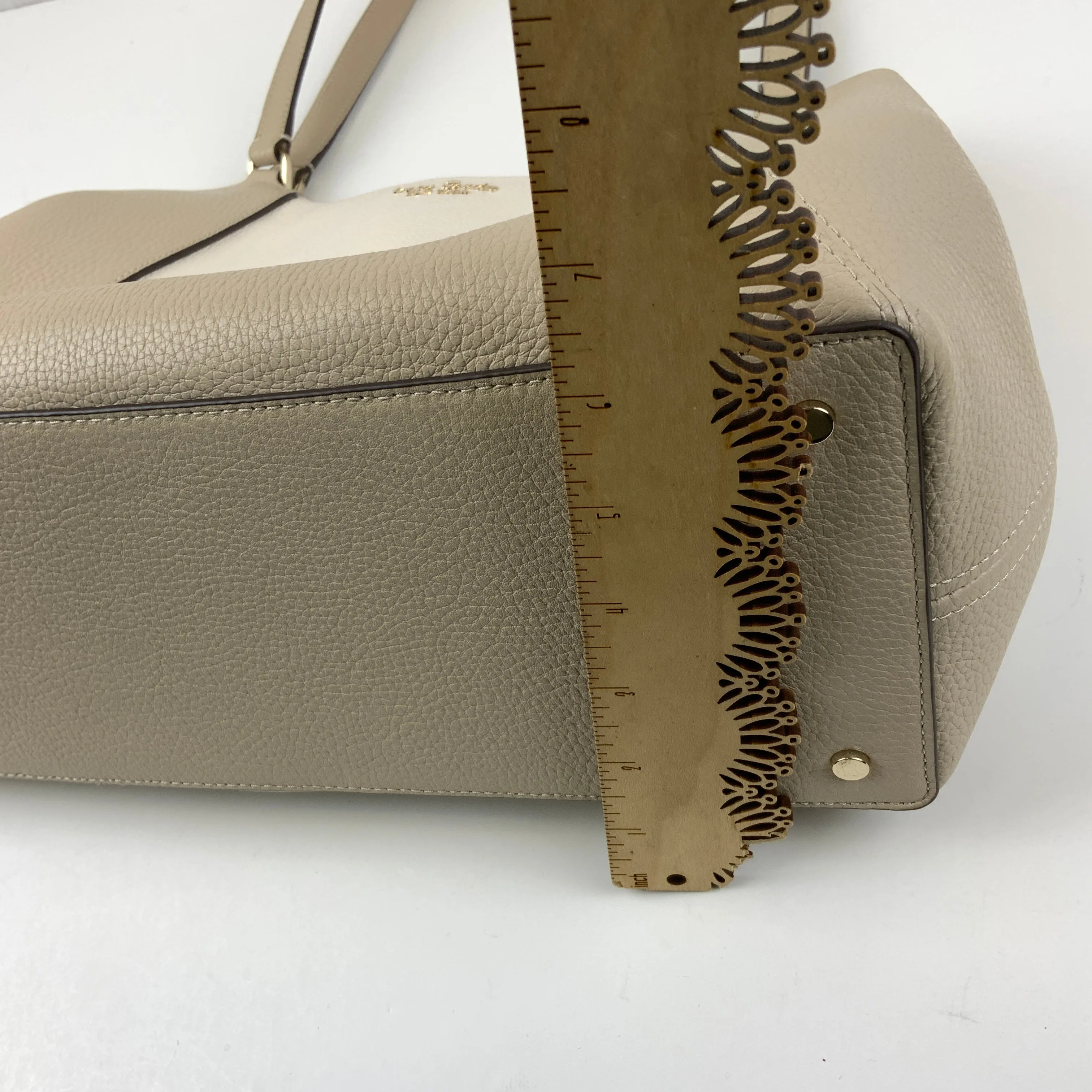 Handbag Designer By Kate Spade In Cream & Tan, Size:Large