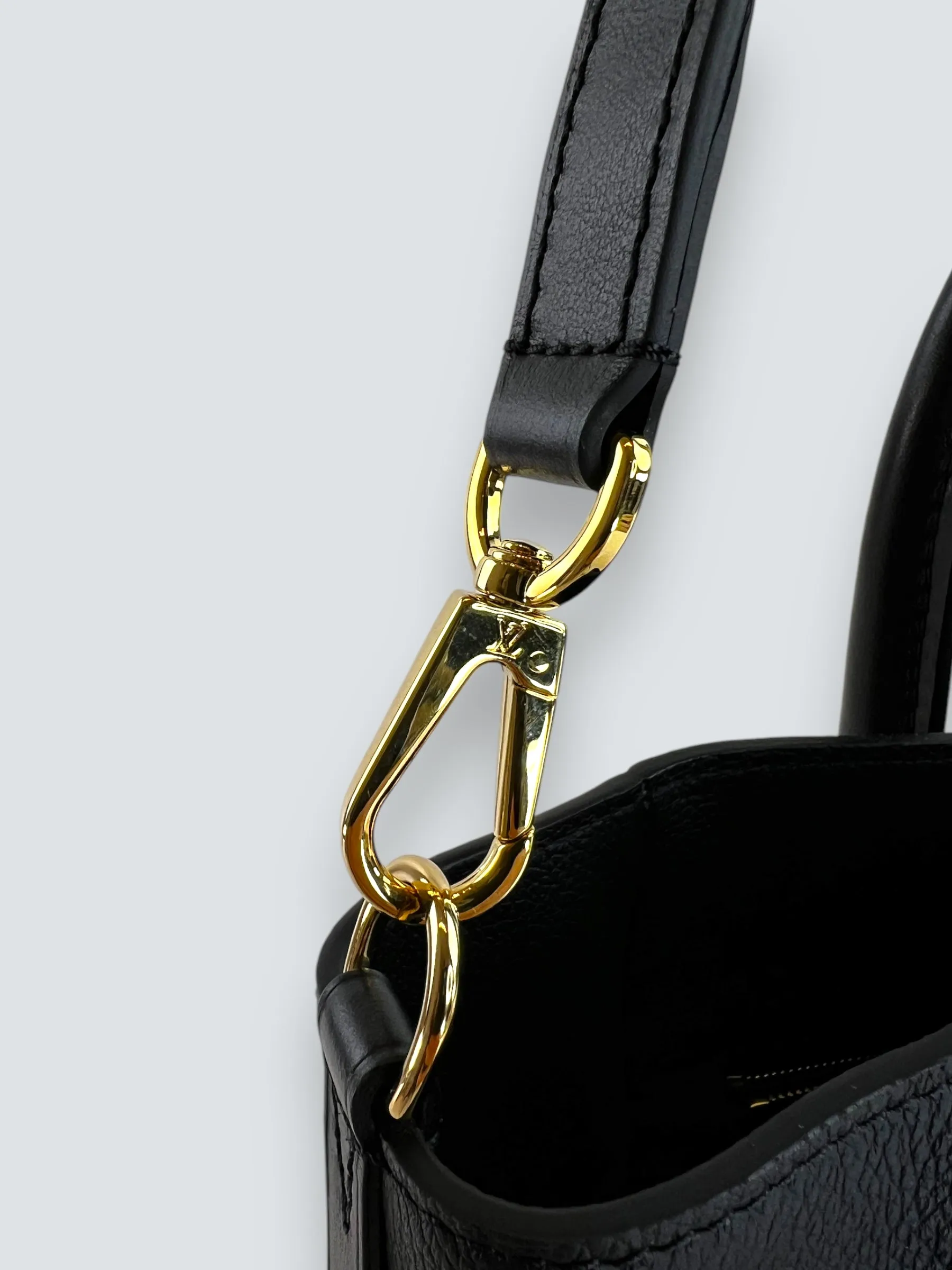 Louis Vuitton Black Leather "On My Side" GM Tote