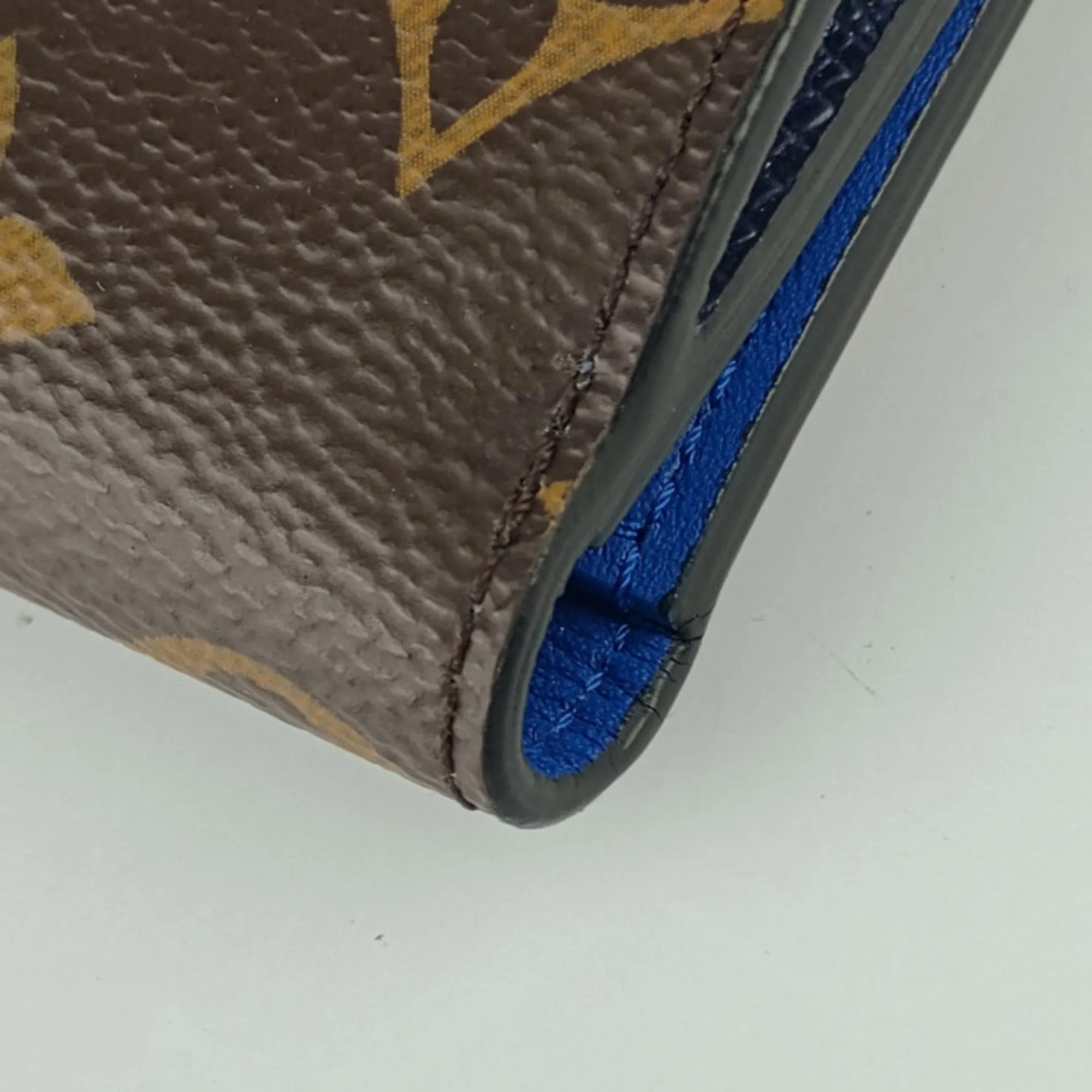 Louis Vuitton blue Monogram Navy Monogram Taiga Leather Wallet (Bi-Fold) (Pre-Owned)