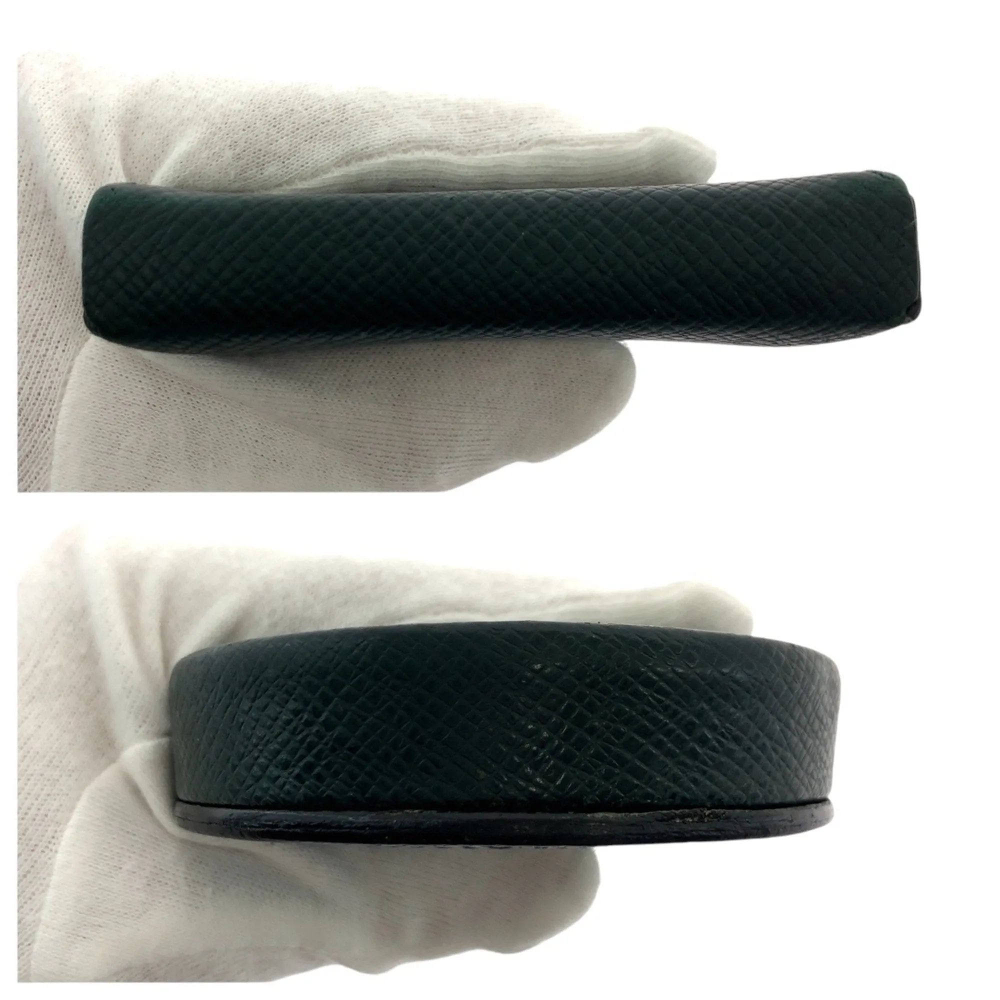 Louis Vuitton Episea Taiga Leather Coin Purse/Coin Case (Pre-Owned)