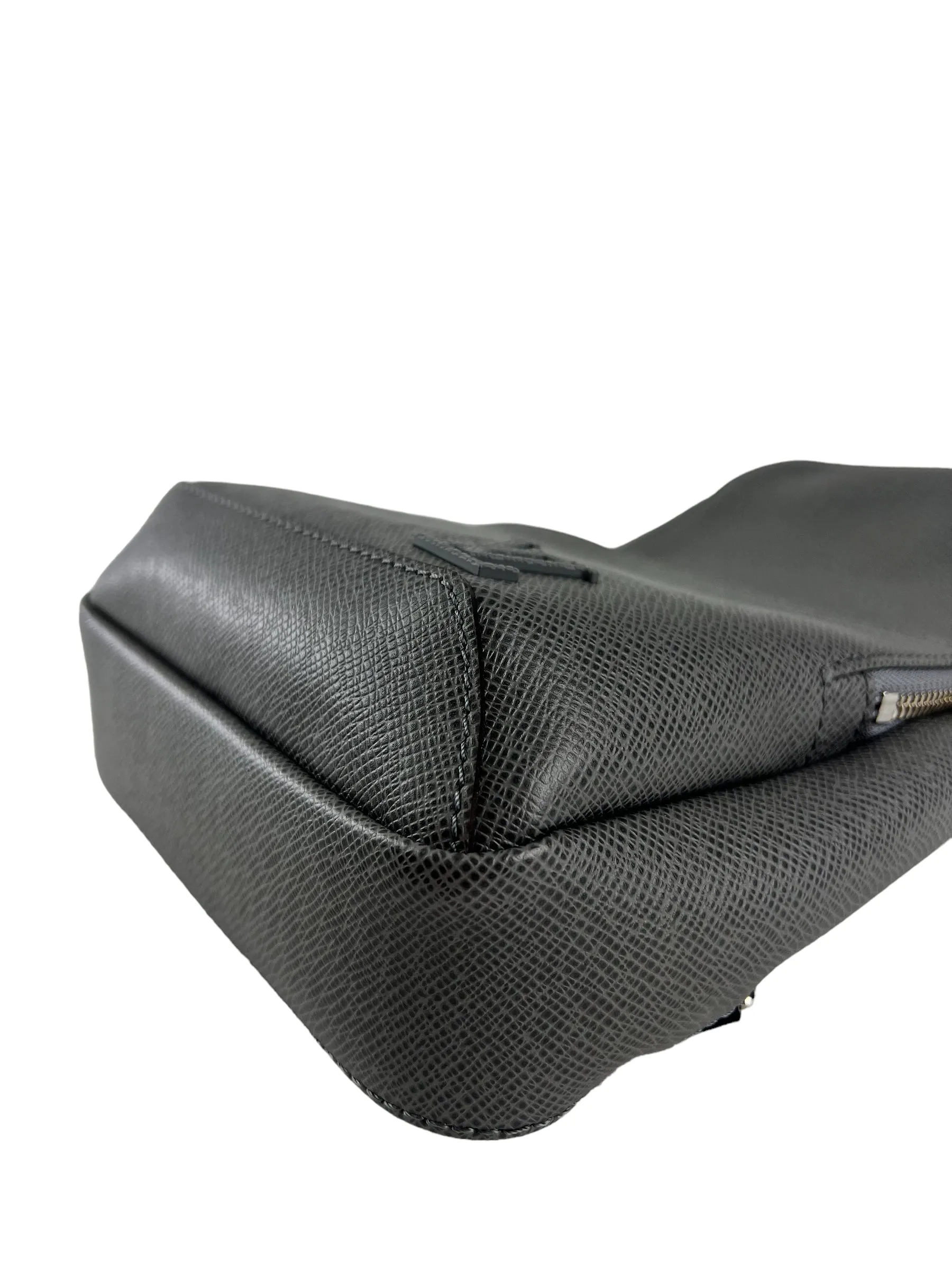 Louis Vuitton Grey Taiga Leather ??Avenue Sling?? Backpack
