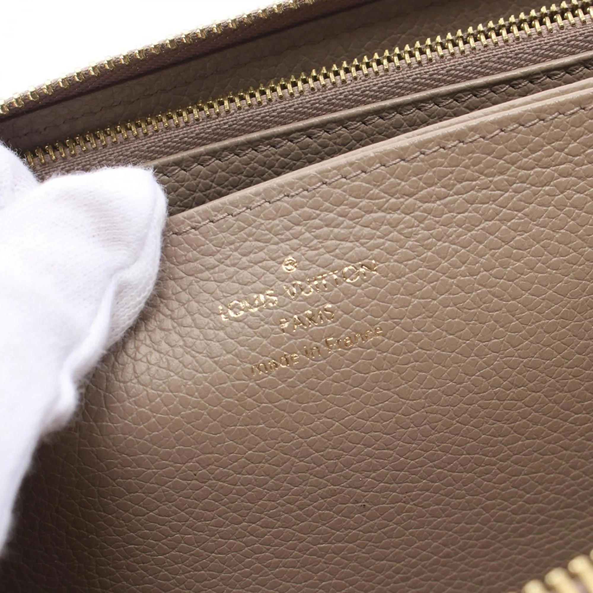 Louis Vuitton ivory Leather Long Bill Wallet (Bi-Fold) (Pre-Owned)