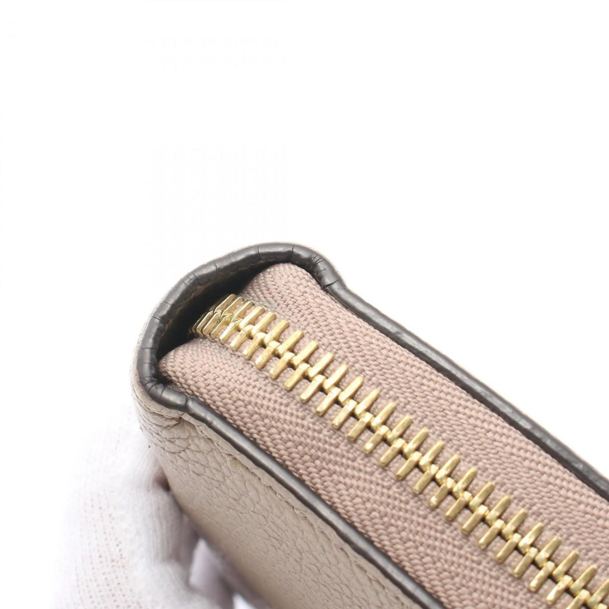 Louis Vuitton ivory Leather Long Bill Wallet (Bi-Fold) (Pre-Owned)