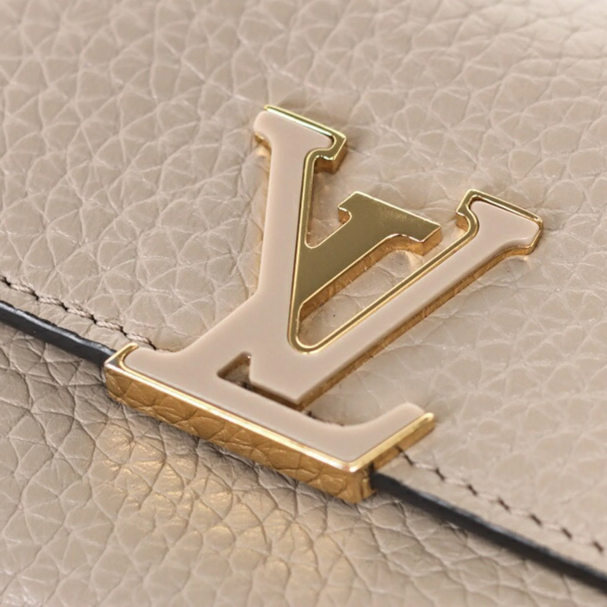 Louis Vuitton Leather Wallet (Tri-Fold) (Pre-Owned)