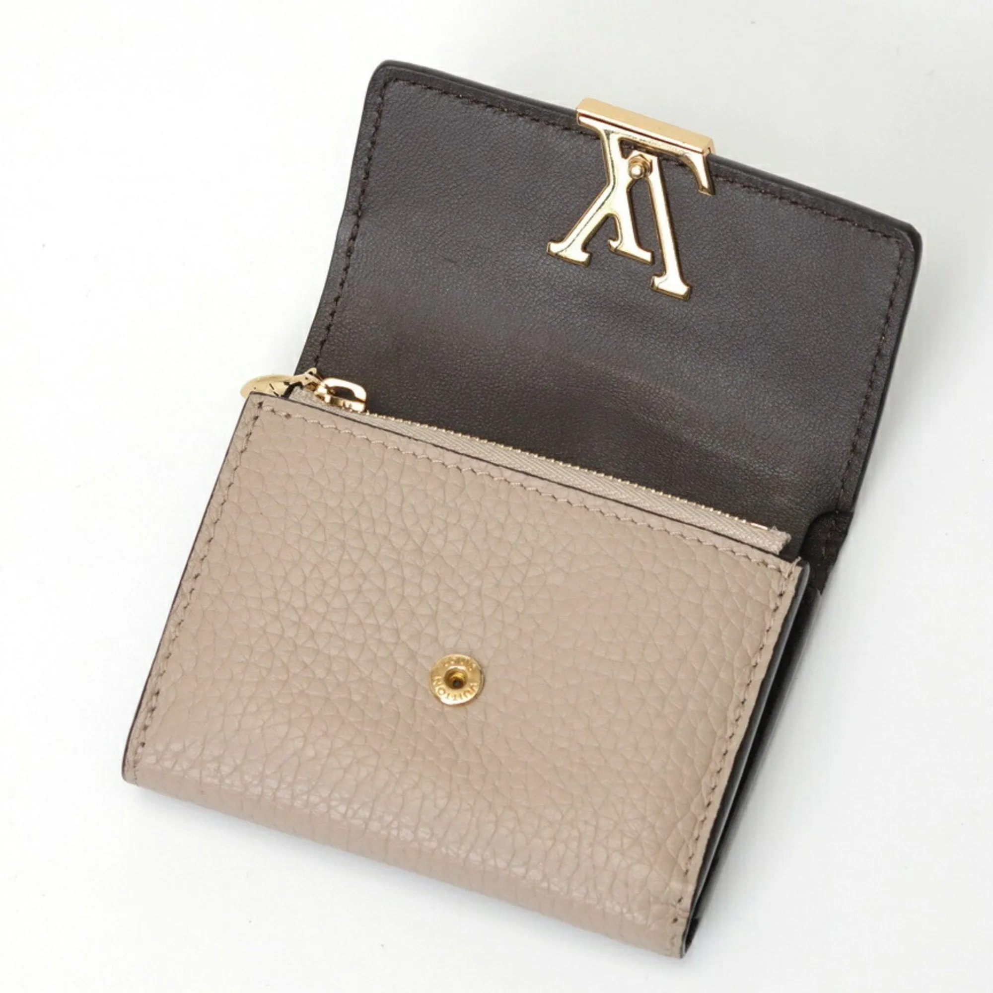 Louis Vuitton Leather Wallet (Tri-Fold) (Pre-Owned)