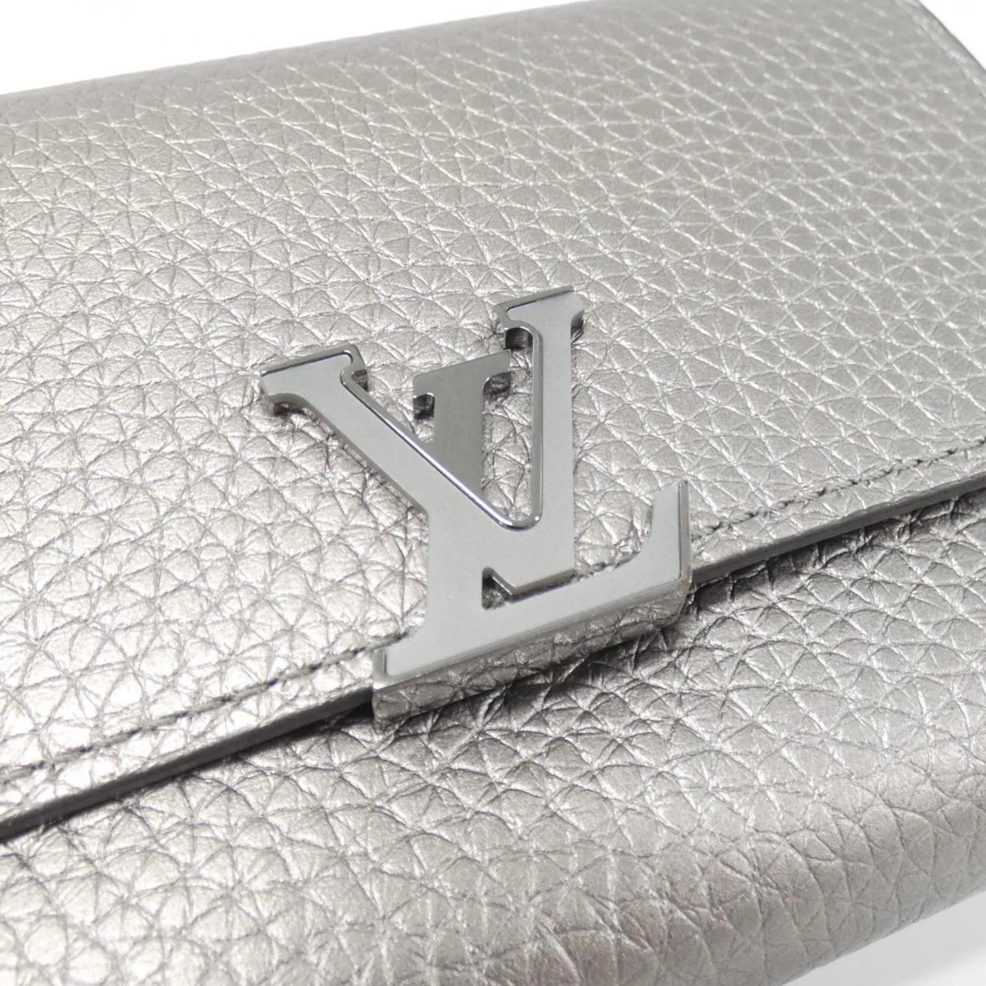 Louis Vuitton Leather Wallet (Tri-Fold) (Pre-Owned)
