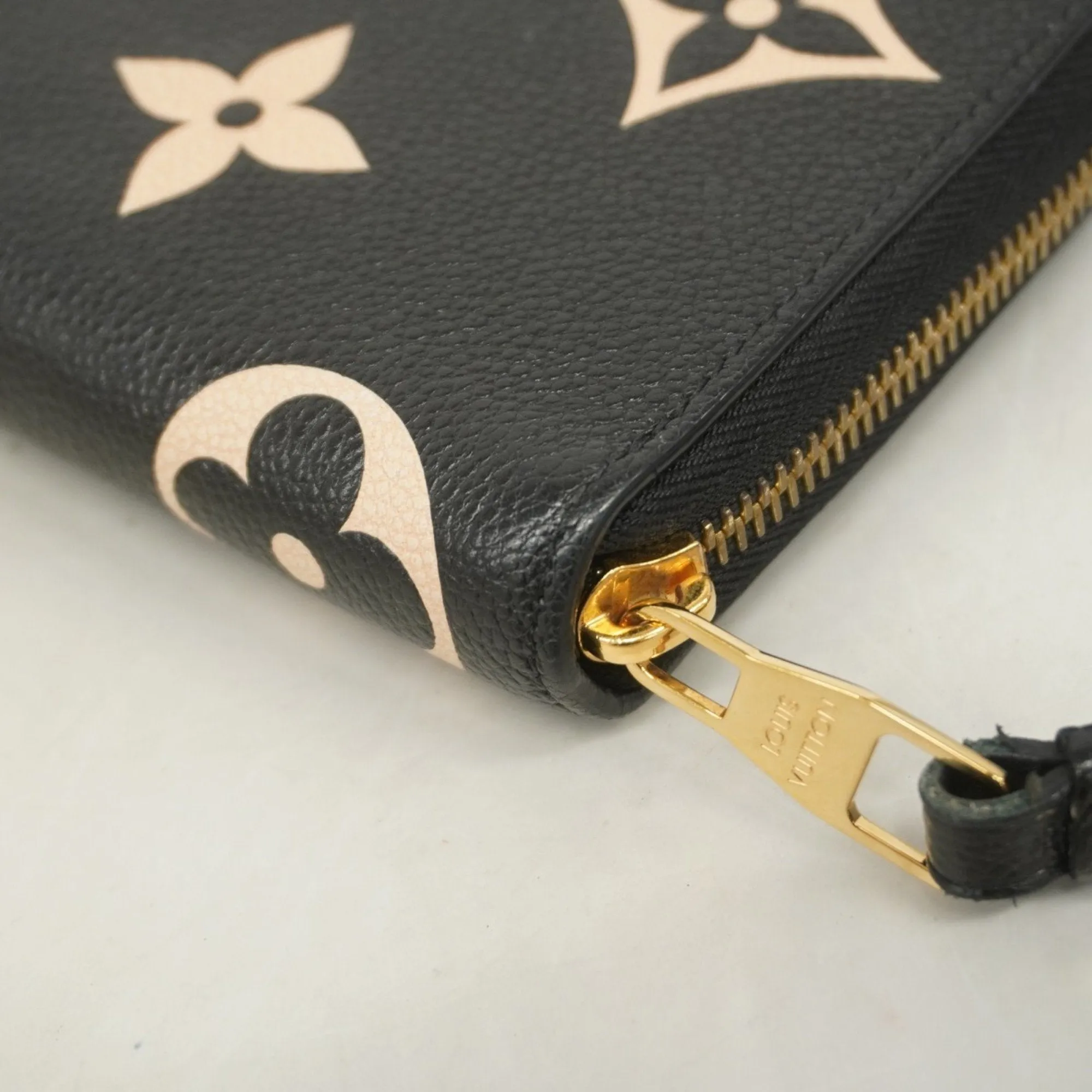 Louis Vuitton  Long Wallet (Bi-Fold) (Pre-Owned)