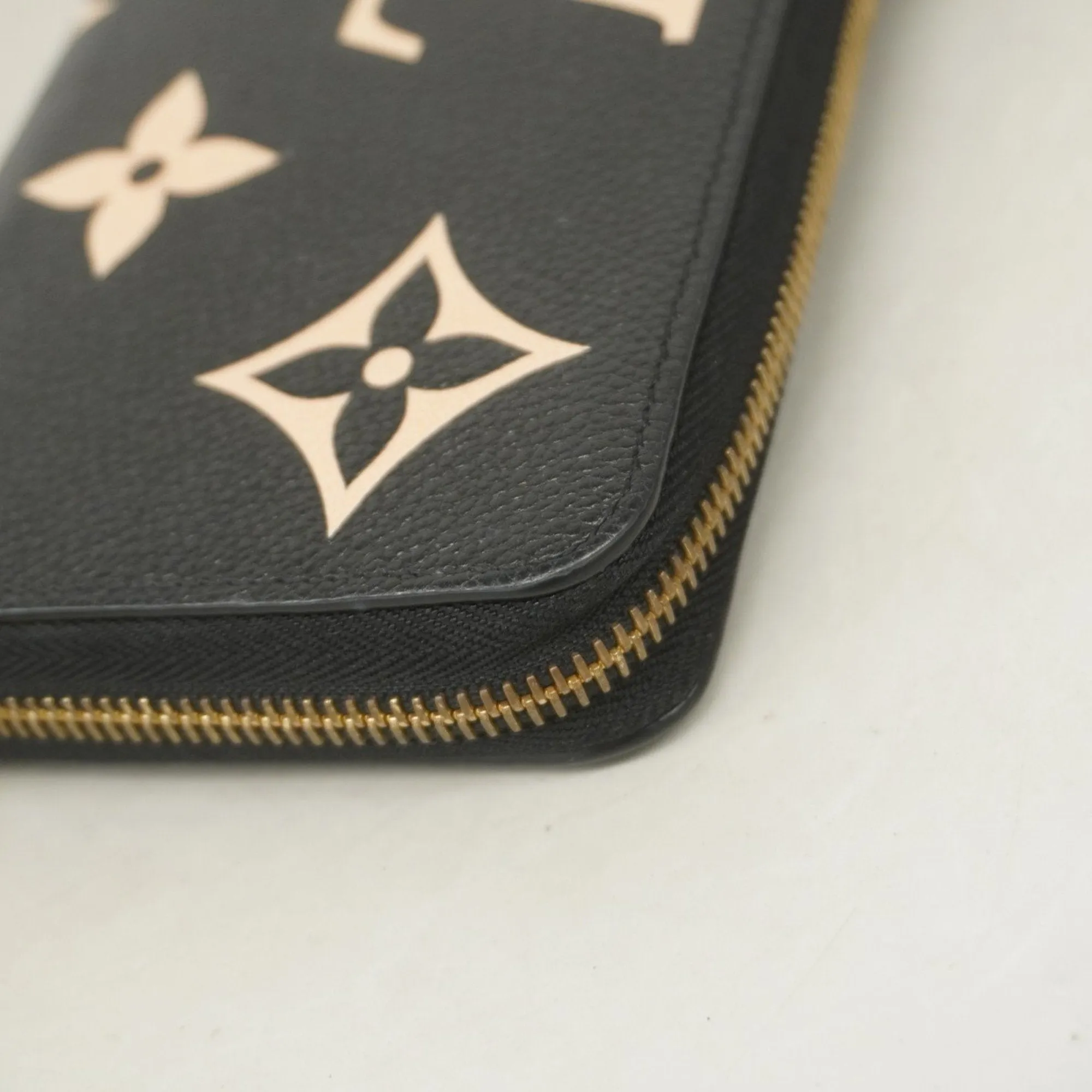 Louis Vuitton  Long Wallet (Bi-Fold) (Pre-Owned)