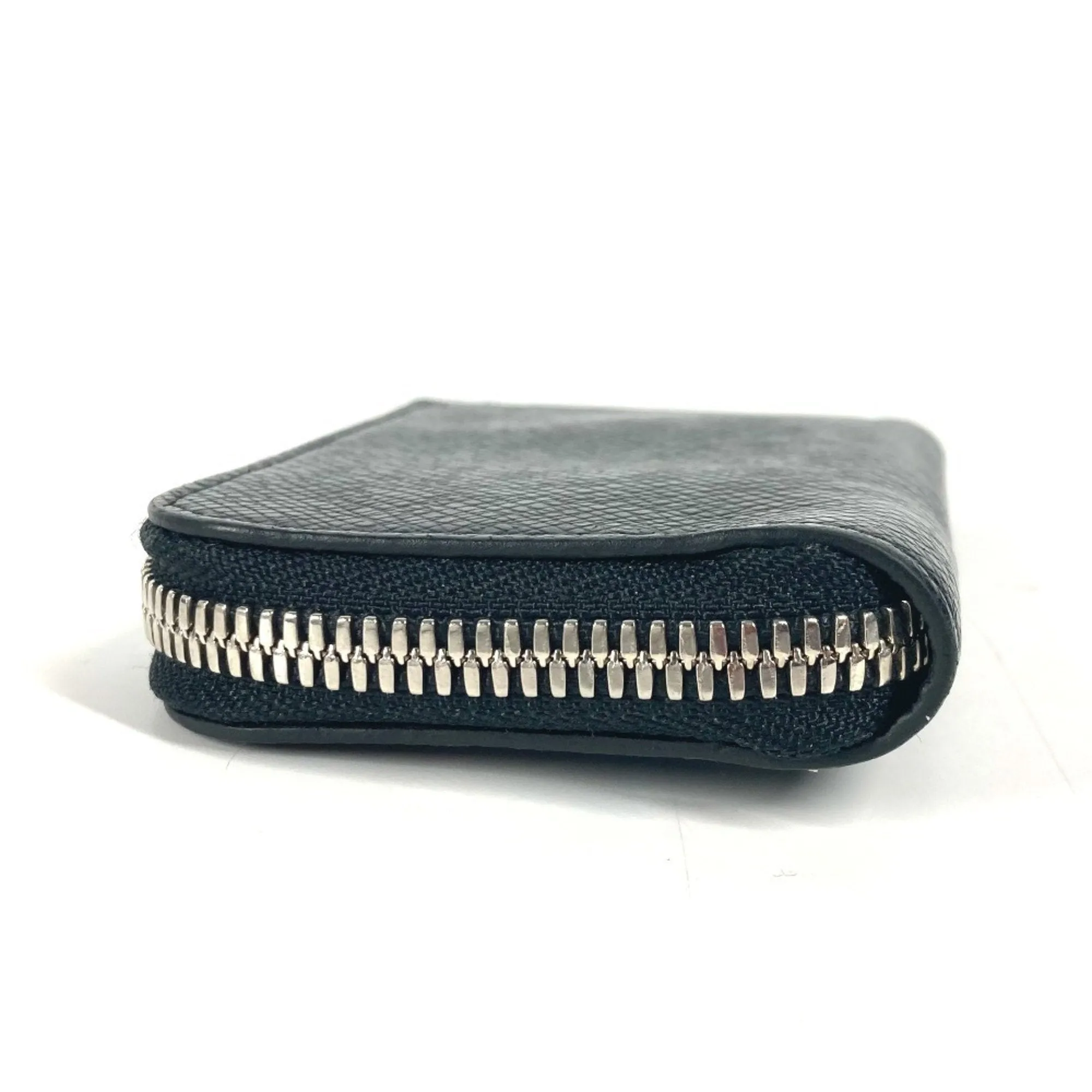 Louis Vuitton Taiga Leather Coin Purse/Coin Case (Pre-Owned)