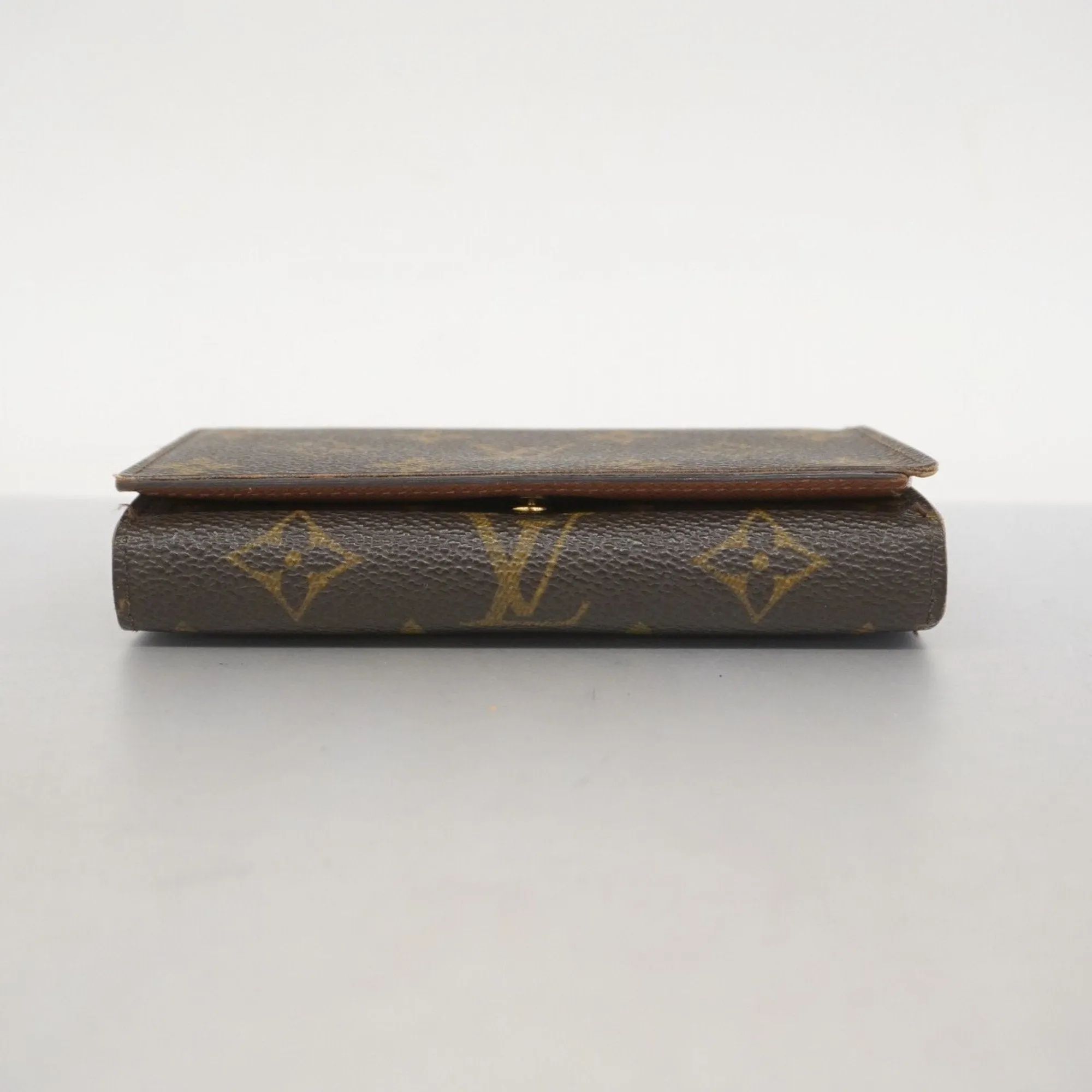 Louis Vuitton Wallet (Bi-Fold) (Pre-Owned)