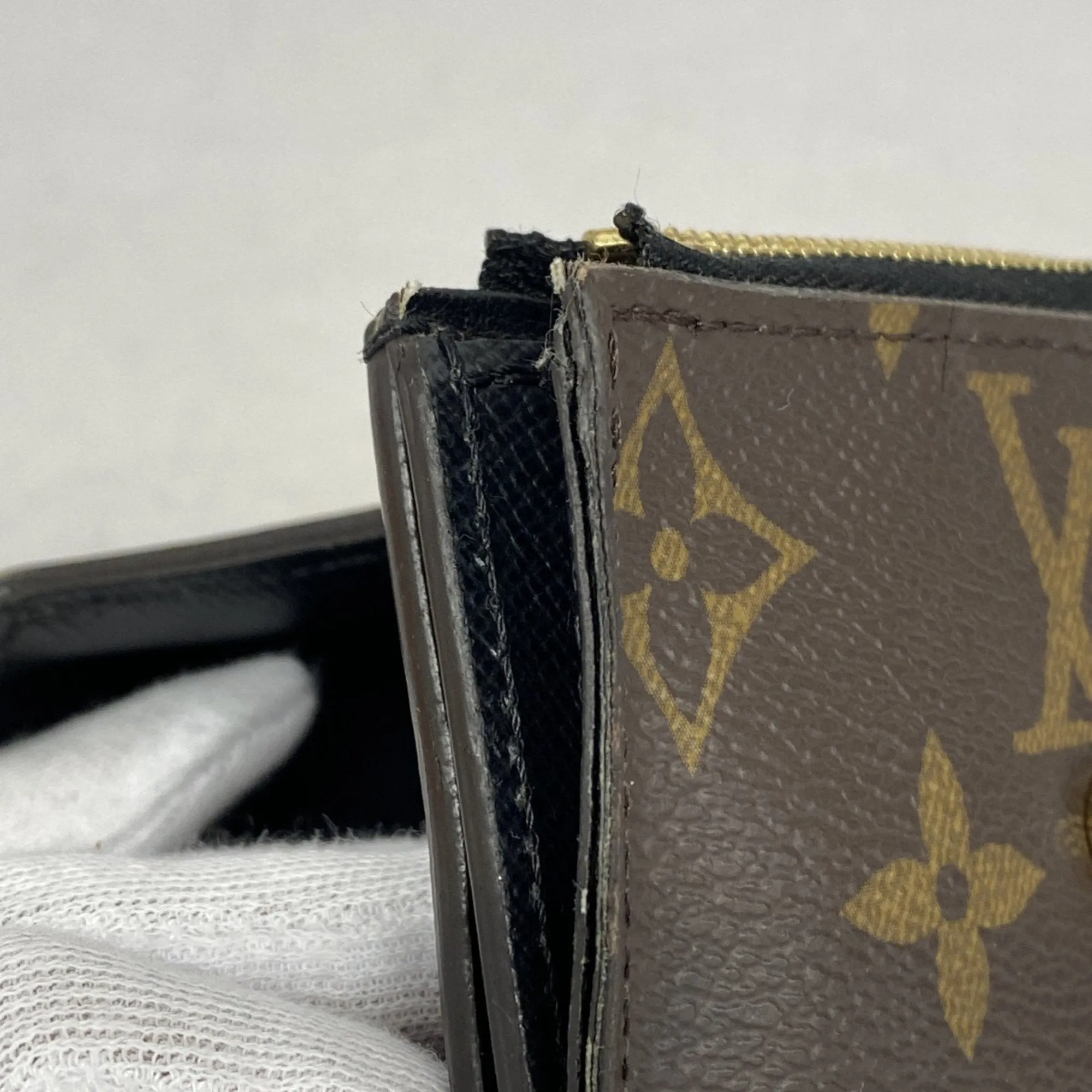 Louis Vuitton Wallet (Tri-Fold) (Pre-Owned)