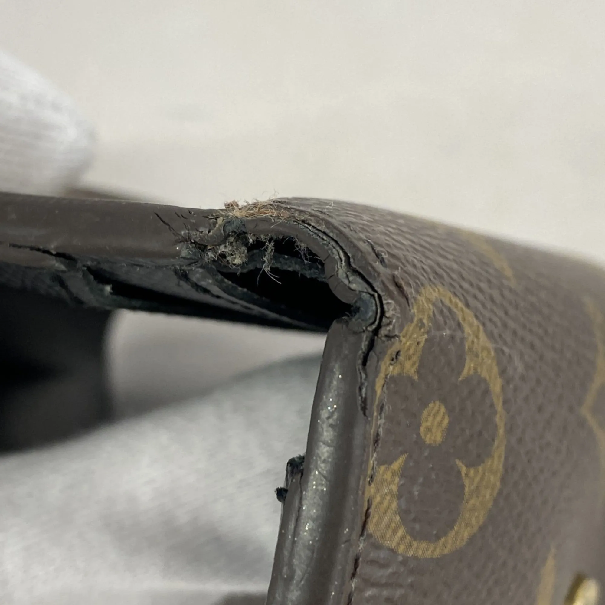 Louis Vuitton Wallet (Tri-Fold) (Pre-Owned)