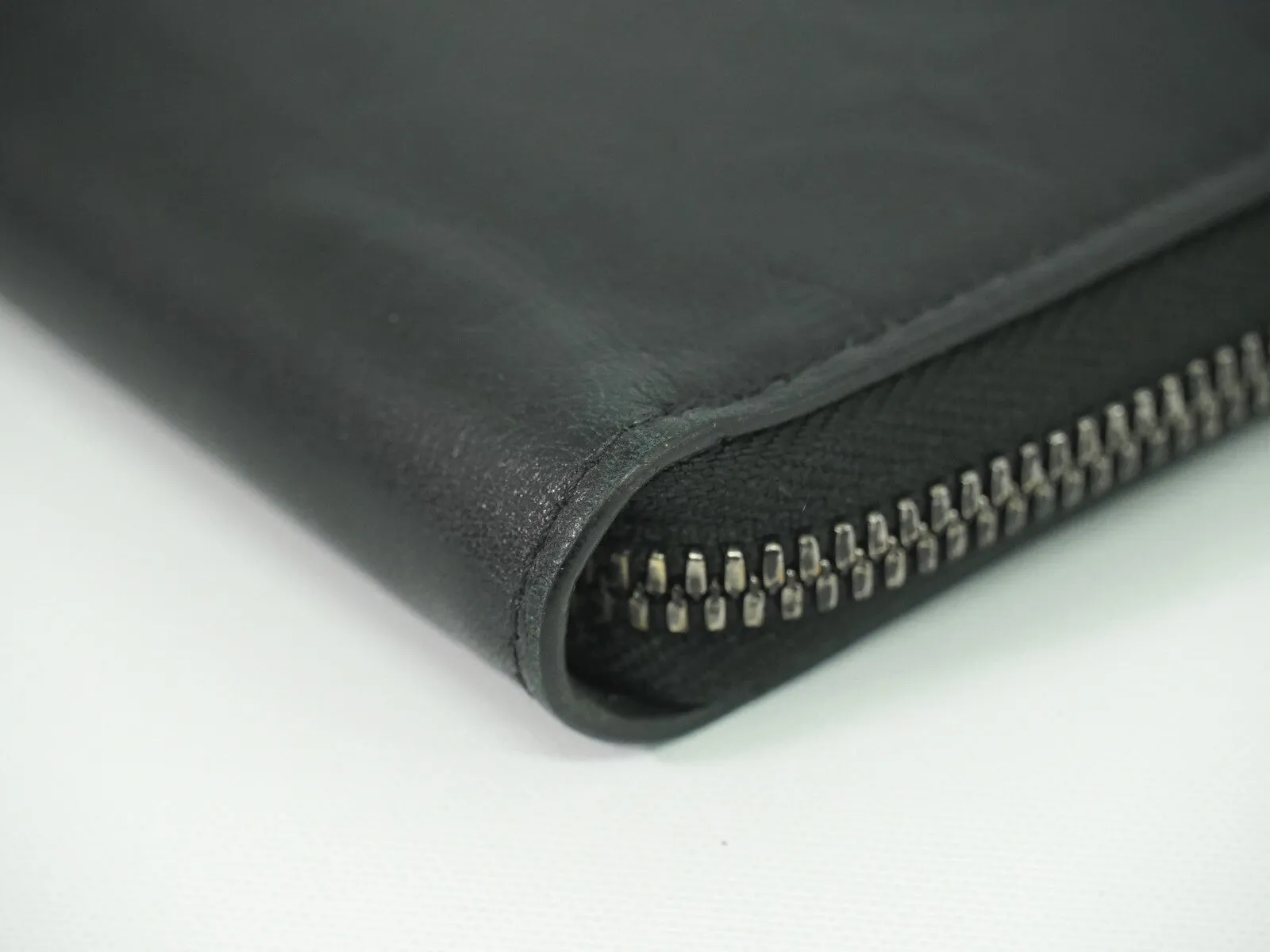 Louis Vuitton Zippy Wallet Vertical Leather Wallet (Pre-Owned)