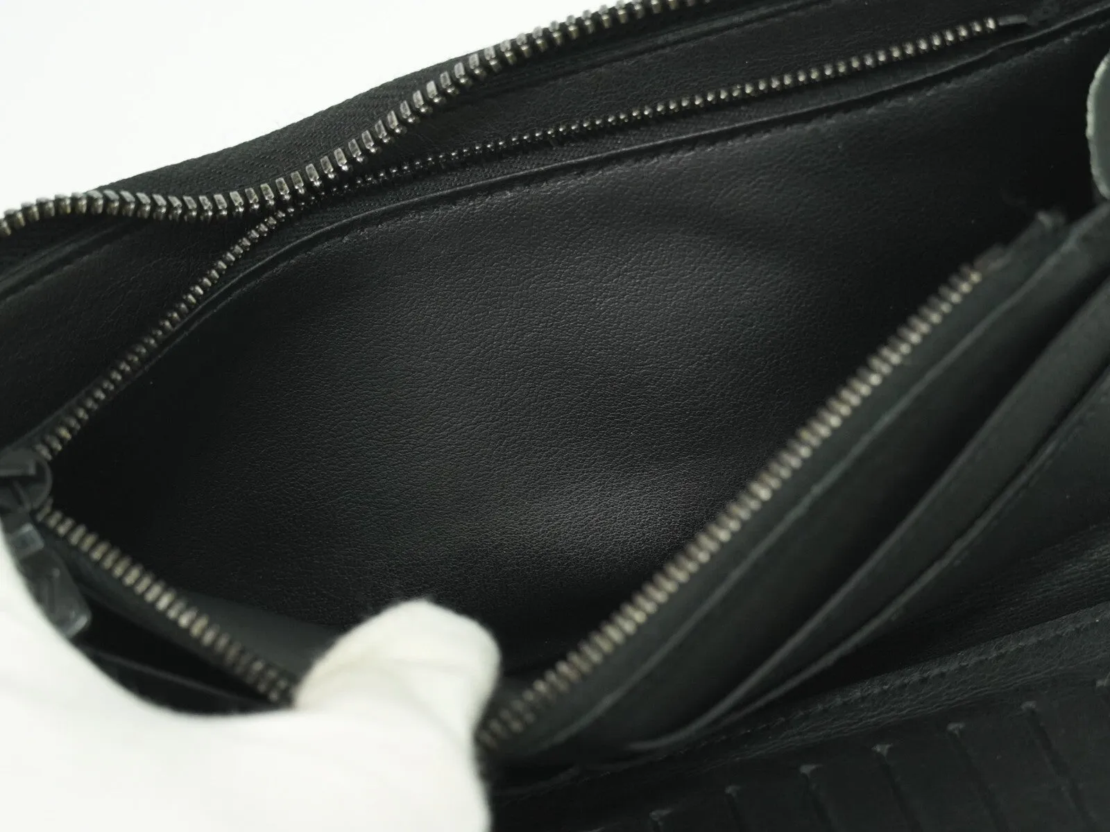Louis Vuitton Zippy Wallet Vertical Leather Wallet (Pre-Owned)
