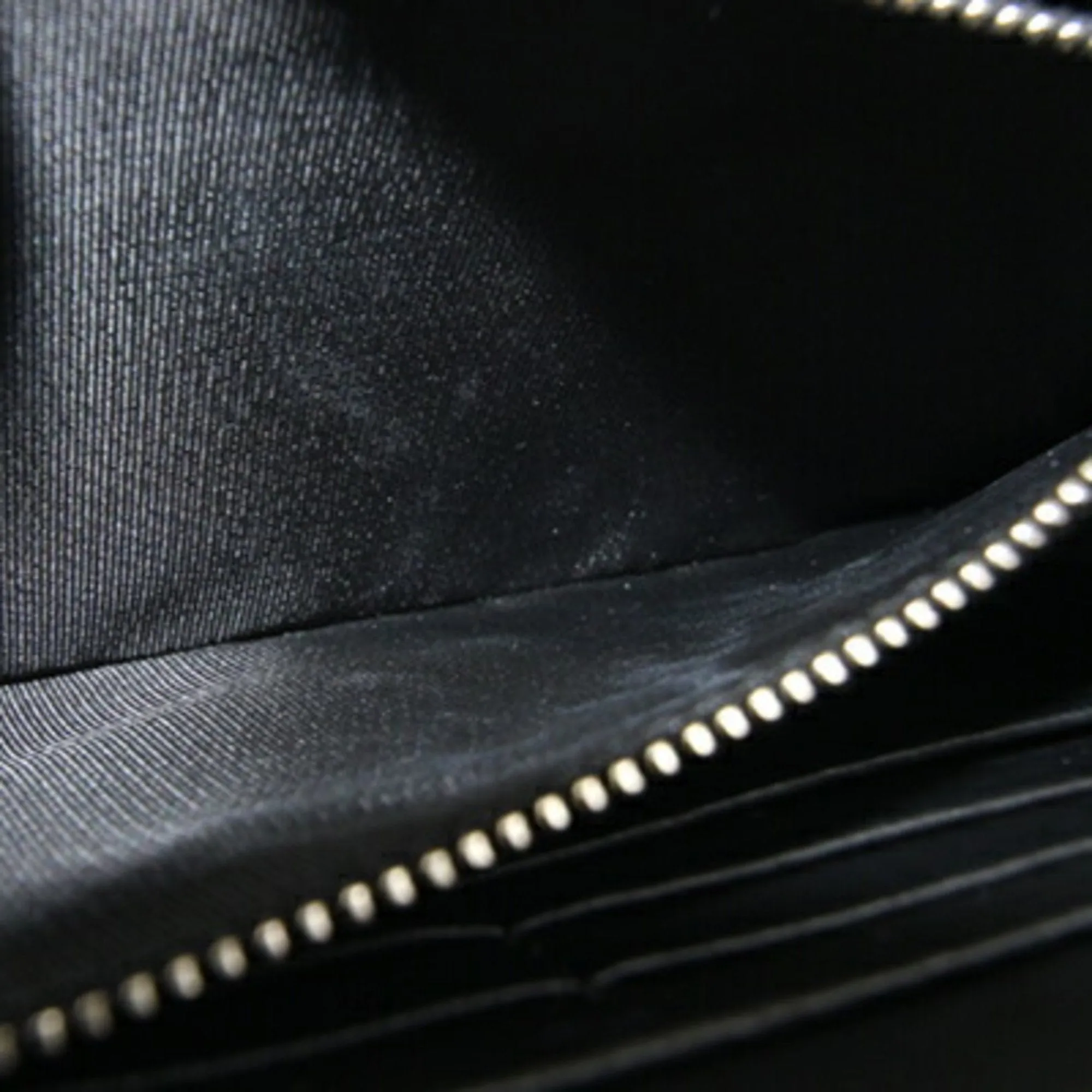 Valentino Garavani Leather Long Wallet (Bi-Fold) (Pre-Owned)