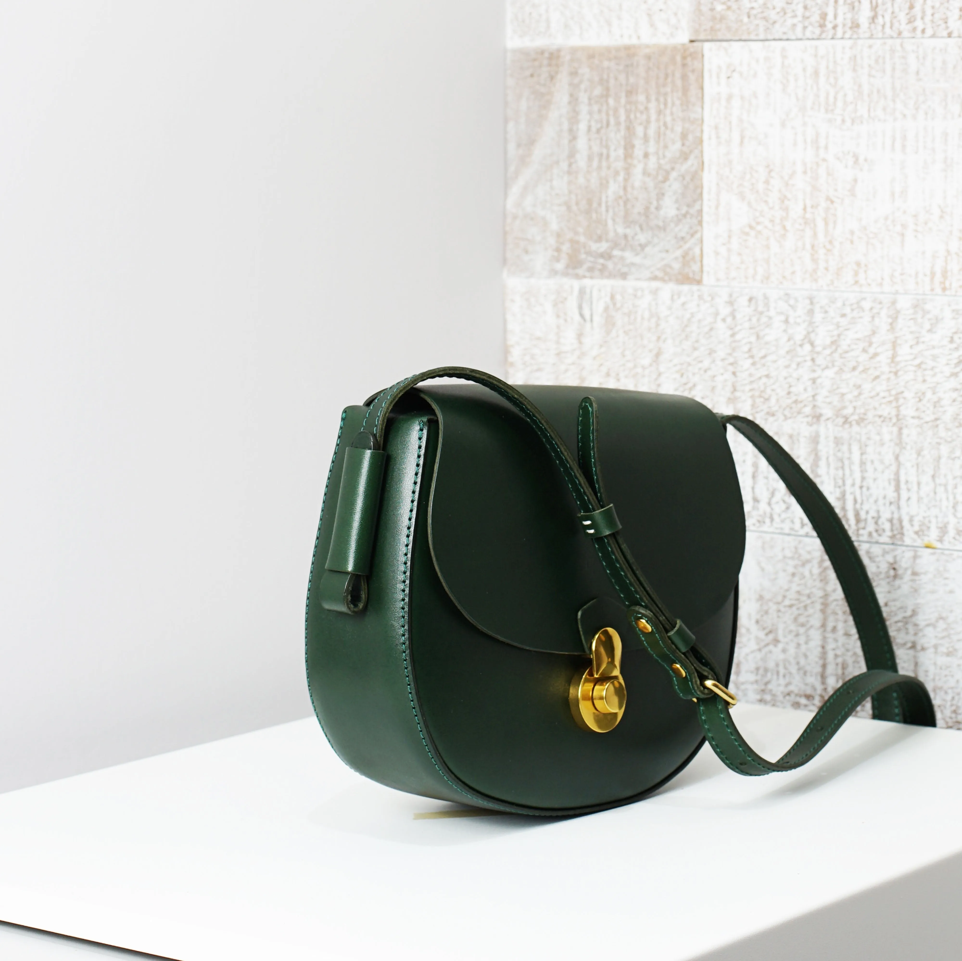 Vive 2.0 Saddle Crossbody Bag - Hunter Green