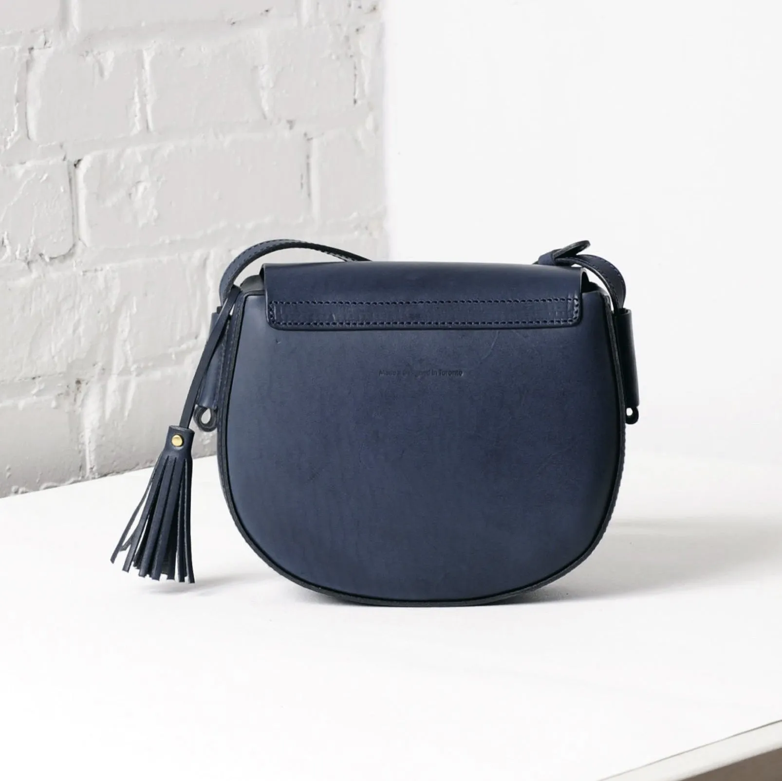 Vive 2.0 Saddle Crossbody Bag - Midnight